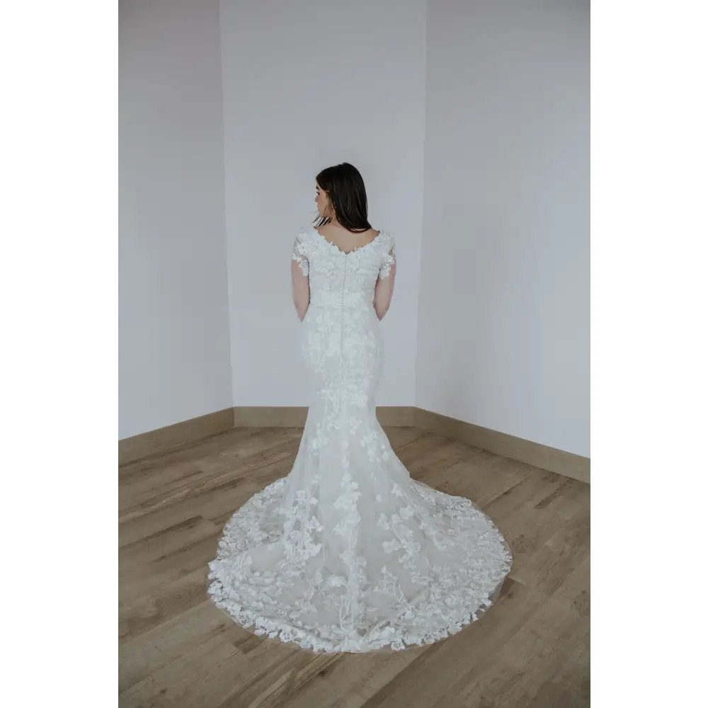 Adelaide Ruby Wedding Dress by Bridal Closet – Elegant A-Line Bridal Gown for Church Ceremonies & Beach Weddings