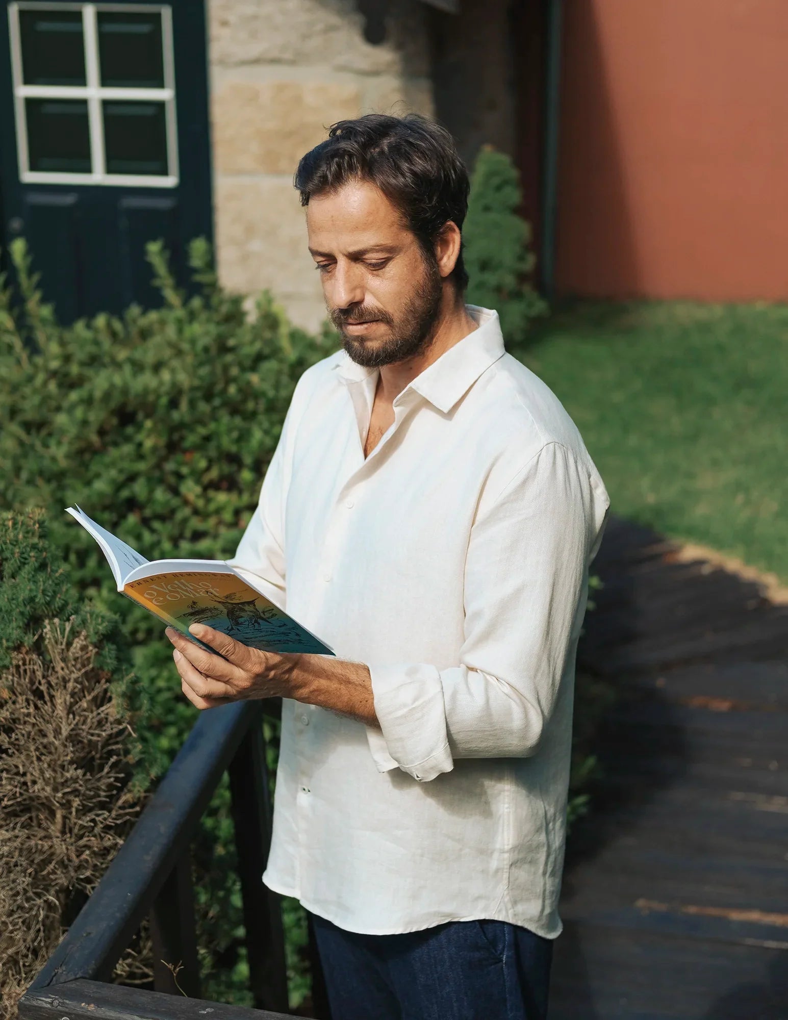 Premium Linen Shirt for Men - Breathable & Comfortable Summer Casual Wear - Perfect for Beach, Travel, and Outdoor Activities