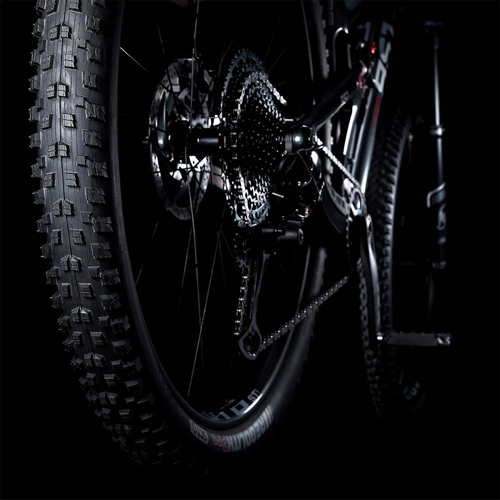 Intense 951 Series Trail Carbon Bike - Ex Demo Mountain Bike for Off-Road Cycling & Trail Riding | Lightweight Carbon Frame for Professional Performance