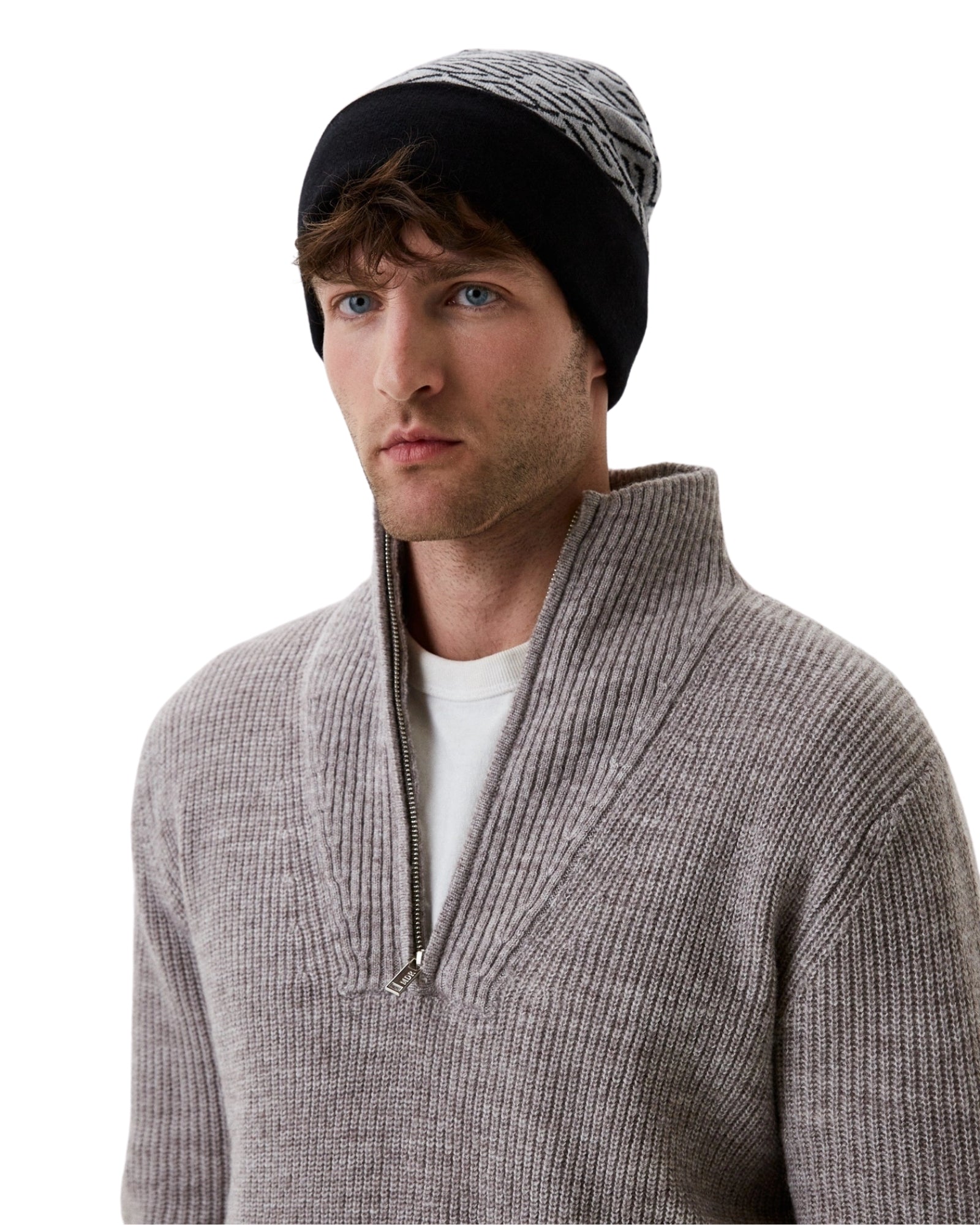 Stylish Grey Logo Beanie - Soft Winter Hat for Men & Women - Perfect for Outdoor Activities, Skiing, and Casual Wear
