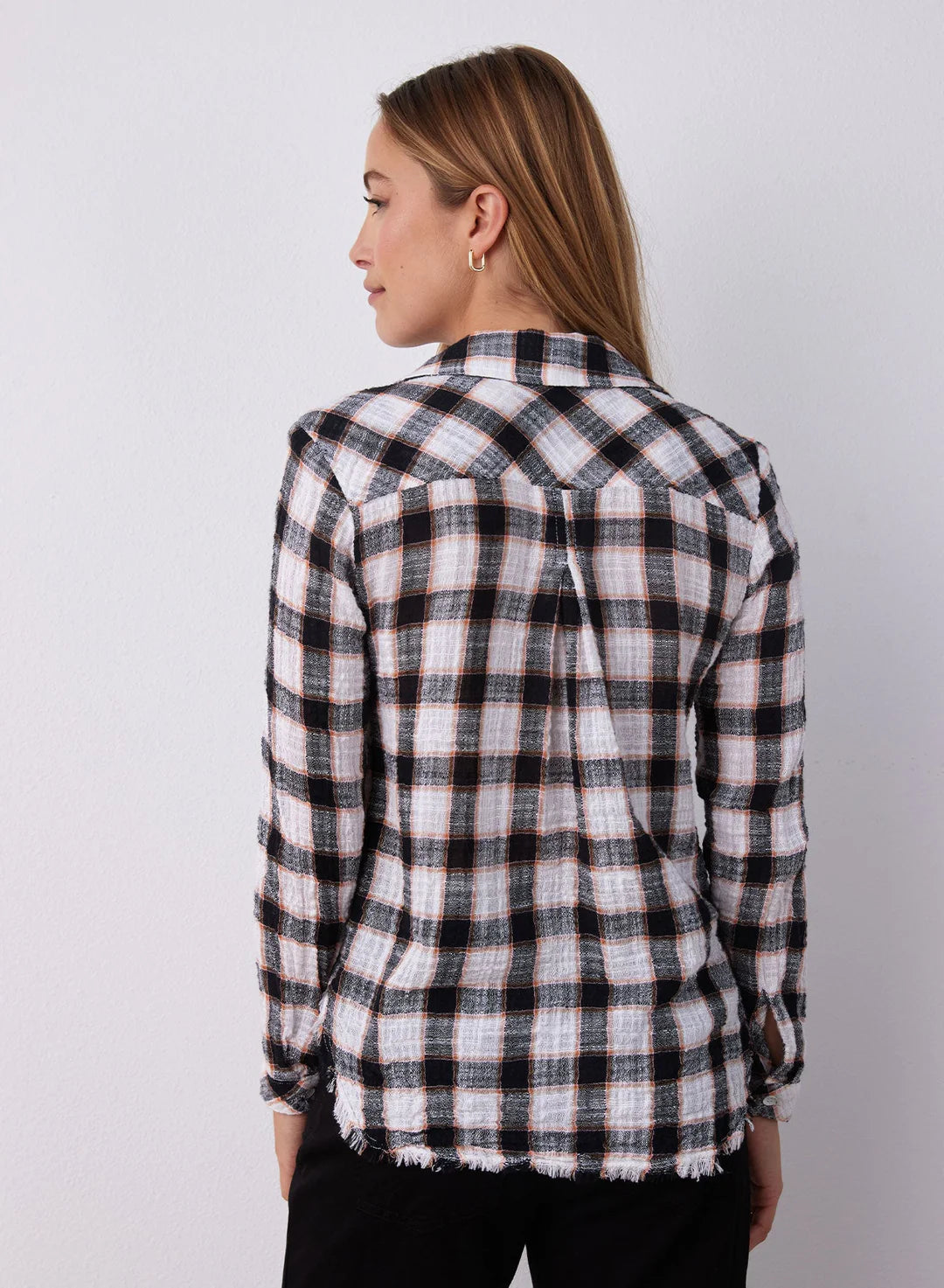 Stylish Frayed Hem Button Down Shirt - Black & White Checkered Plaid for Casual & Office Wear
