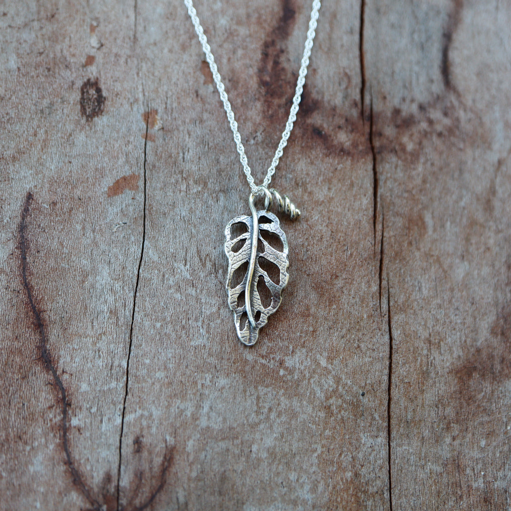 Tiny Plant Leaf Necklaces for Women - Dainty Botanical Jewelry for Nature Lovers | Perfect for Everyday Wear, Boho Outfits & Gift Giving