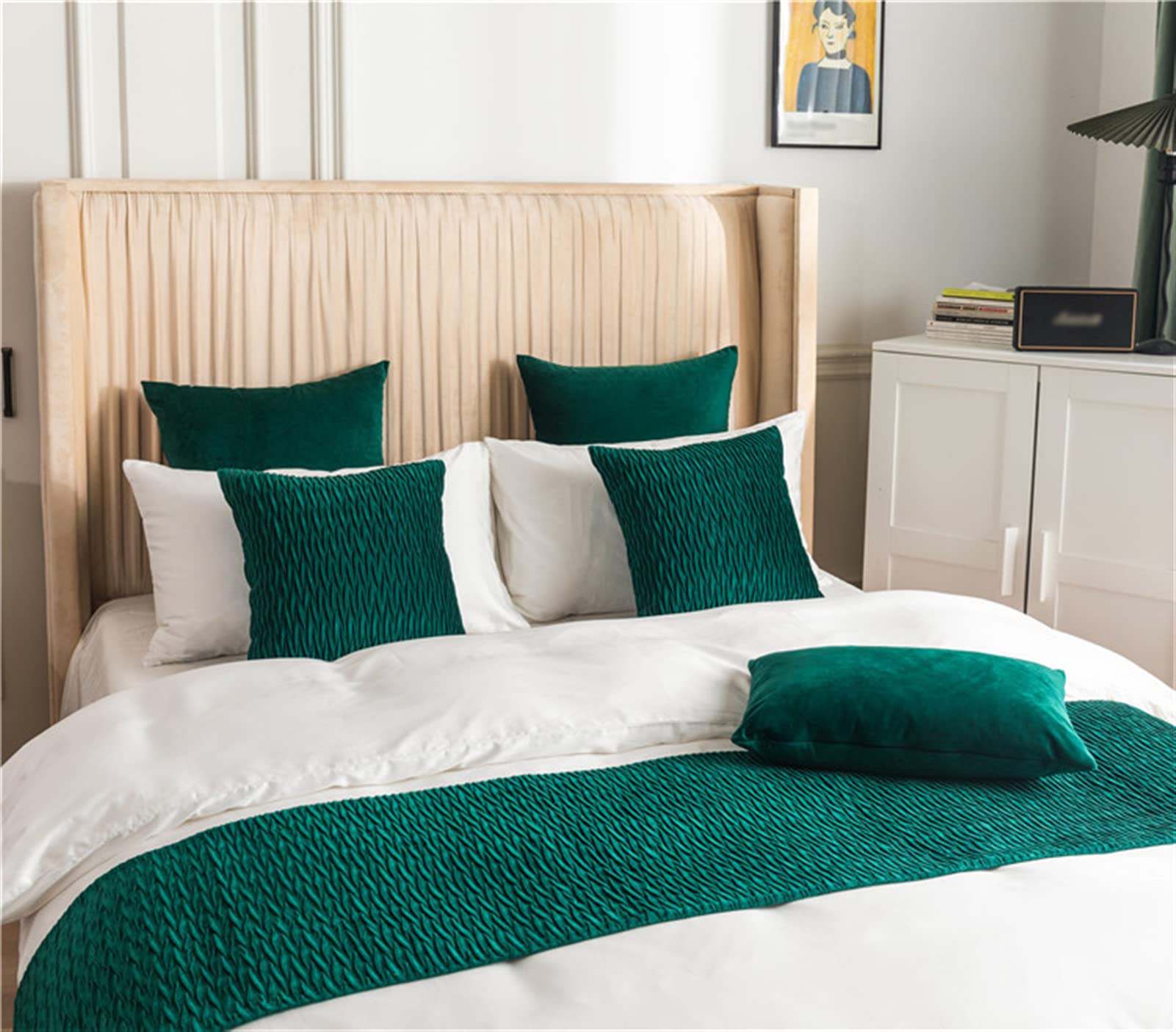 Quilted Fleece Bed Runner & Throw Blanket for Full/Queen Beds - Soft Bed Scarf Protector for Bedroom, Hotel, and Home Decor - Green    Perfect for adding warmth and style to your bedroom, hotel room, or guest bed while protecting your bedding from wear.