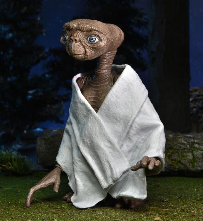 E.T. The Extra-Terrestrial 40th Anniversary Collectible Action Figure - Ultimate Edition for Movie Fans & Sci-Fi Collectors - Perfect for Display, Gifts & Nostalgic Movie Nights
