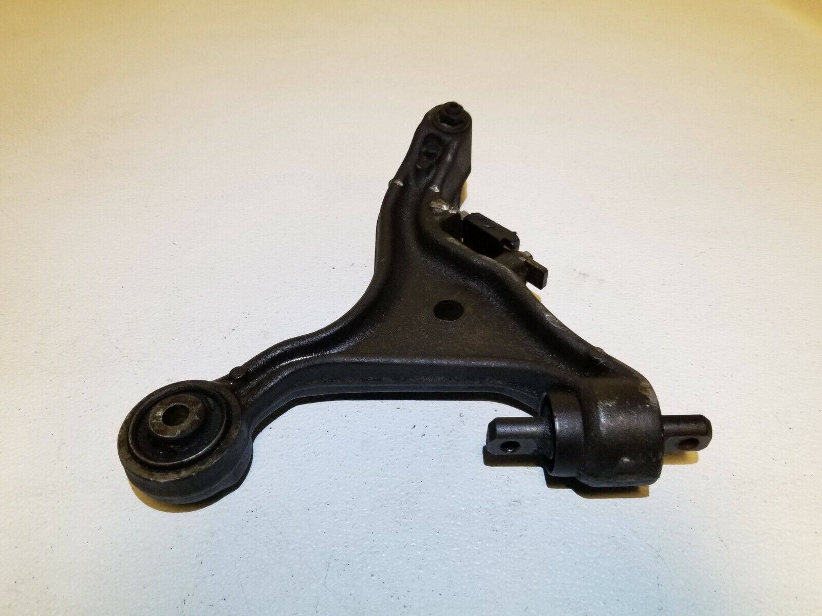 Volvo S60 Front Passenger Side Lower Control Arm 2005-2009 OEM Replacement Part - Perfect for Suspension Repair & Maintenance