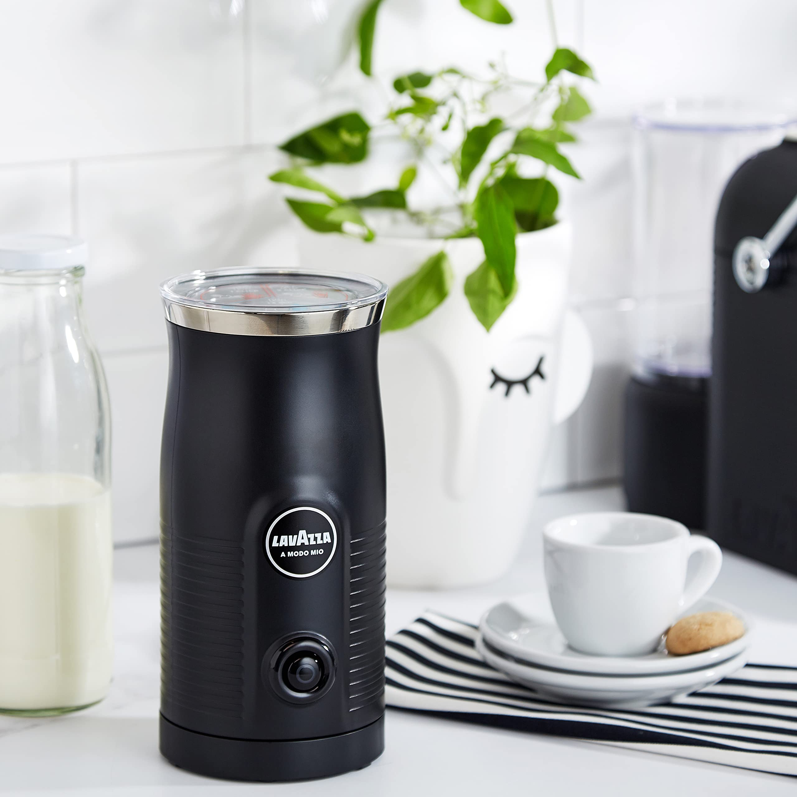 Lavazza A Modo Mio Milk Frother - Automatic Milk Frother for Cappuccino & Latte - Black | Perfect for Home Coffee Bar & Espresso Machines