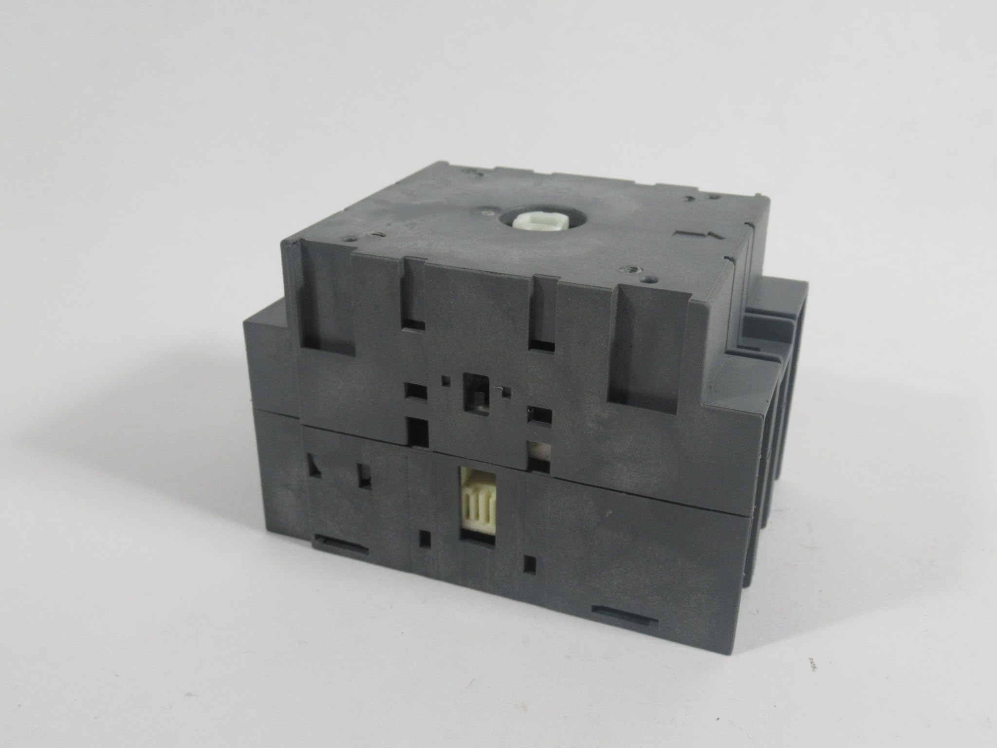 ABB OT30FT3 600VAC 30HP 30A 3-Pole Disconnect Switch - Heavy Duty Electrical Safety Switch for Industrial & Commercial Use