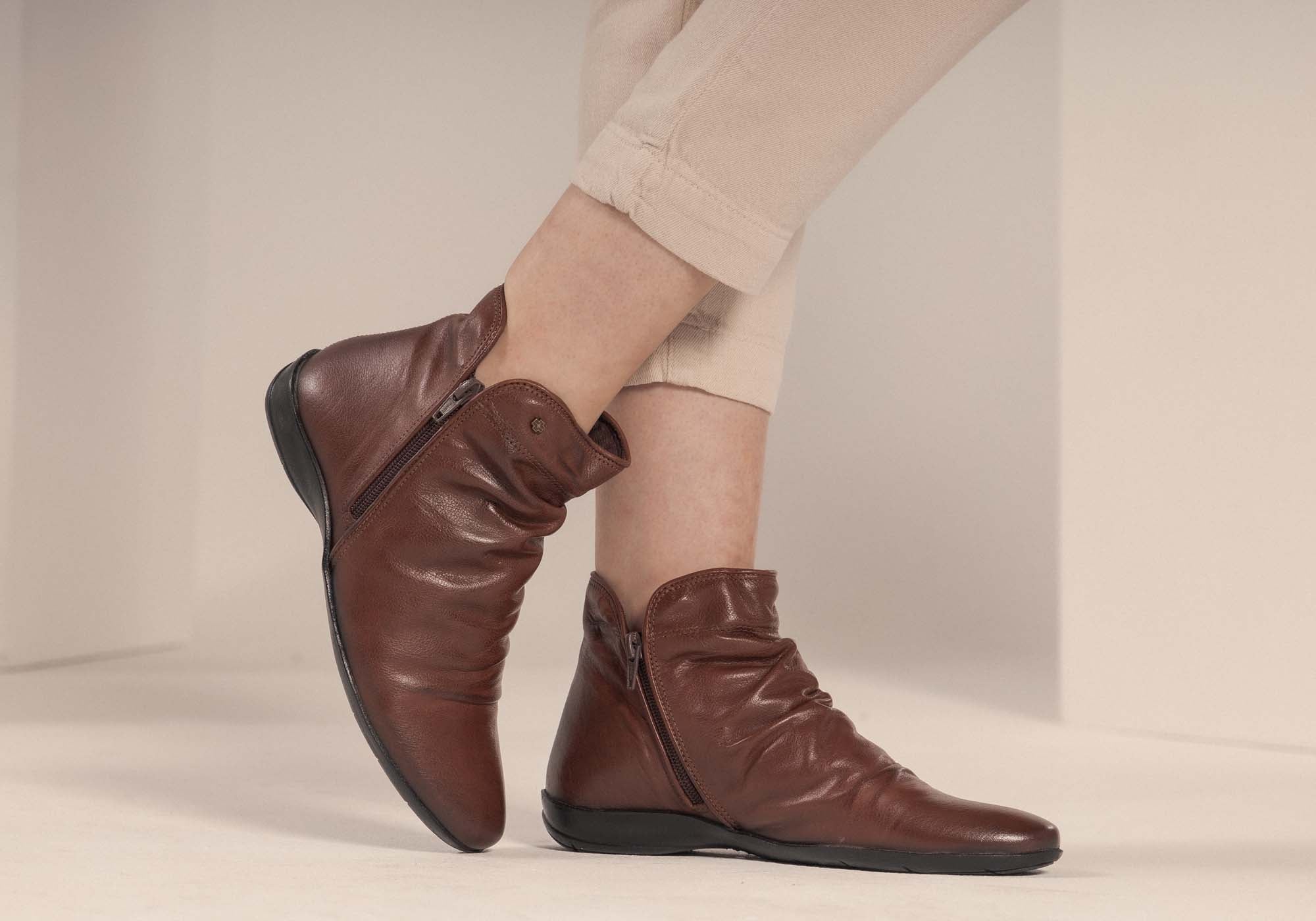 Perlatto Linda Women's Comfortable Leather Ankle Boots - Brazilian Made Leather Booties for Walking, Work & Casual Outfits