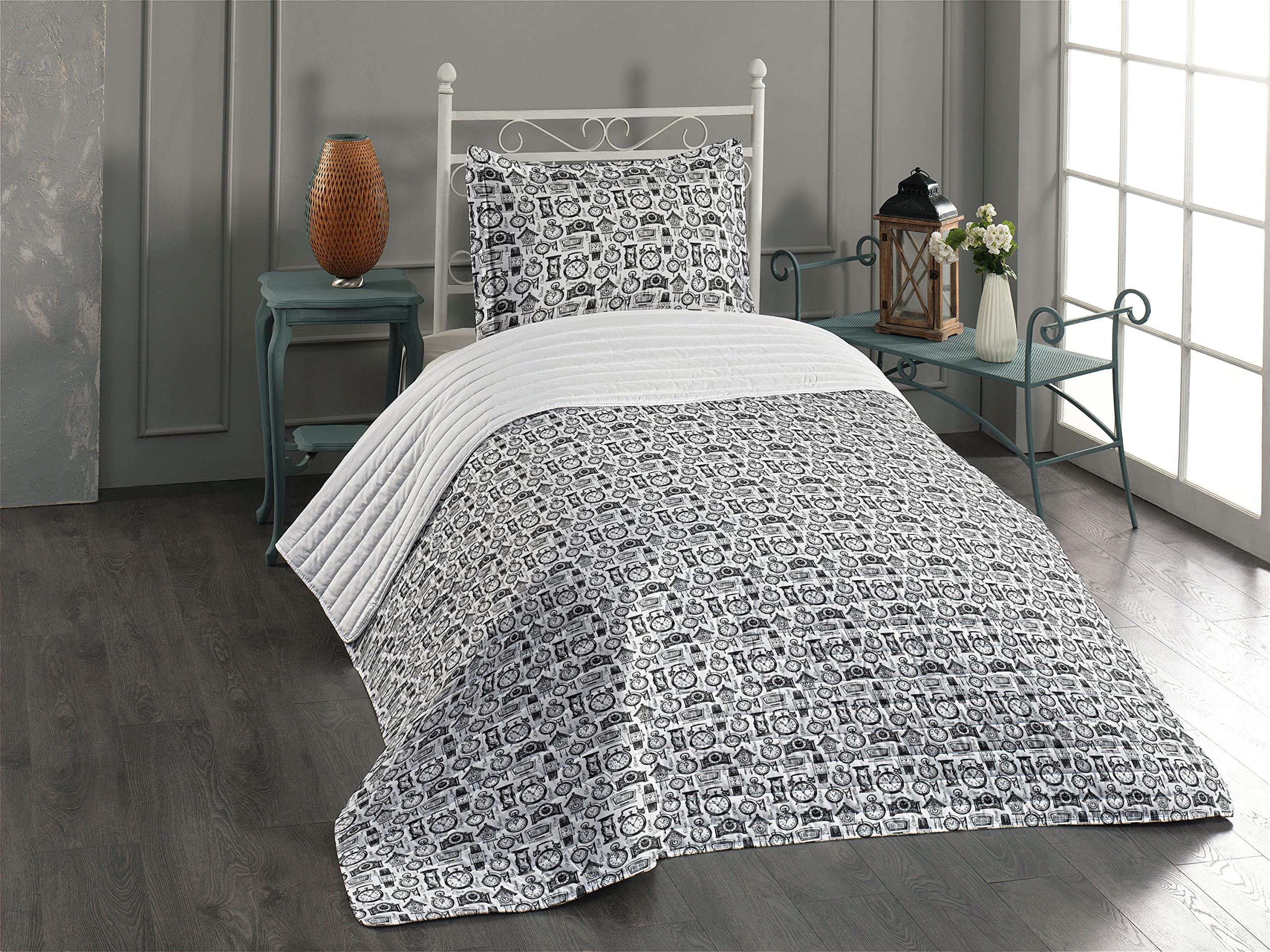 Ambesonne Vintage Clock Microfiber Bedspread Set - Hand Drawn Watches Illustration Monochrome Design, Soft Twin Size Bedding with Pillow Sham & Comforter in Black and White | Perfect for Vintage Themed Bedrooms, Guest Rooms & Cozy Home Decor
