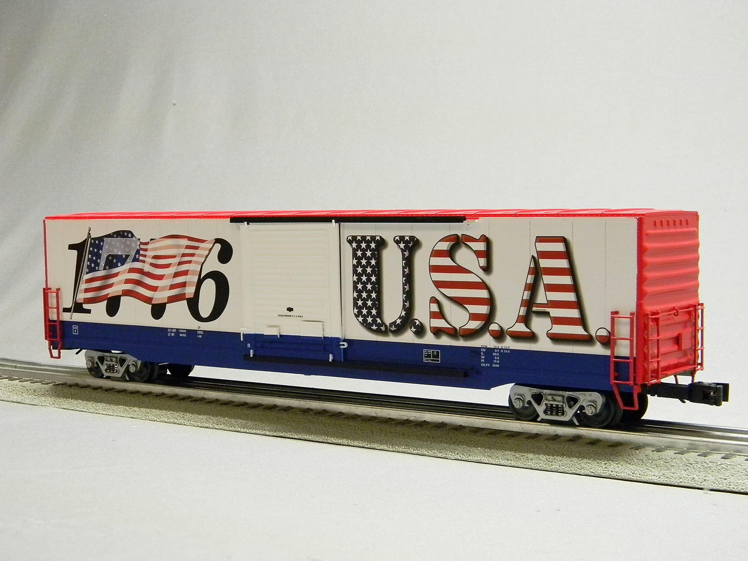 Lionel I Love USA LED Flag 60' BOXCAR - American Patriotic Model Train Car with LED Lights for Holiday Decorations & Railroad Displays
