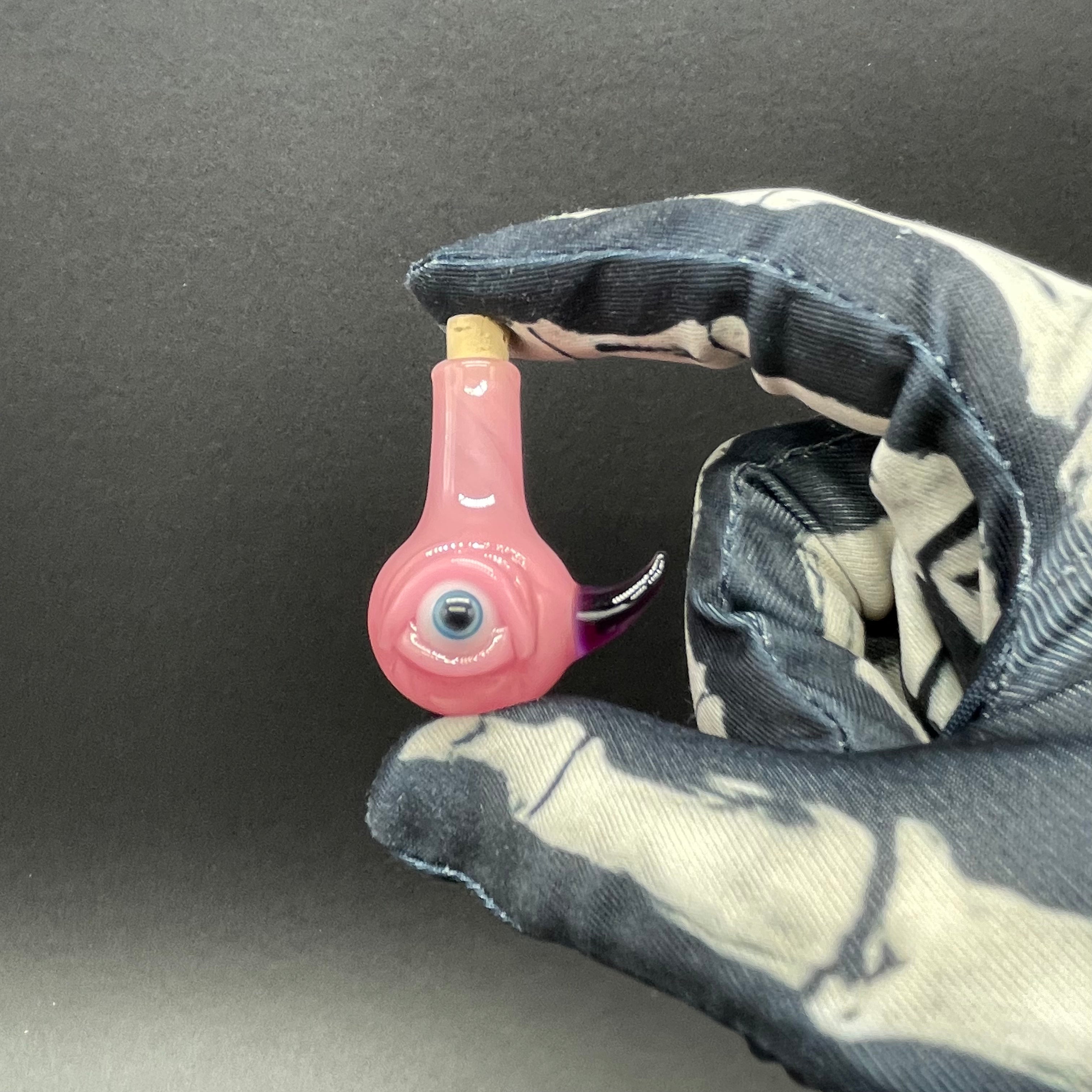 Pink Cyclops Potion Bottle - Unique Halloween Party Decor, Cosplay Prop, Witchcraft Accessory - Perfect for Themed Parties, DIY Potions & Fantasy Collections