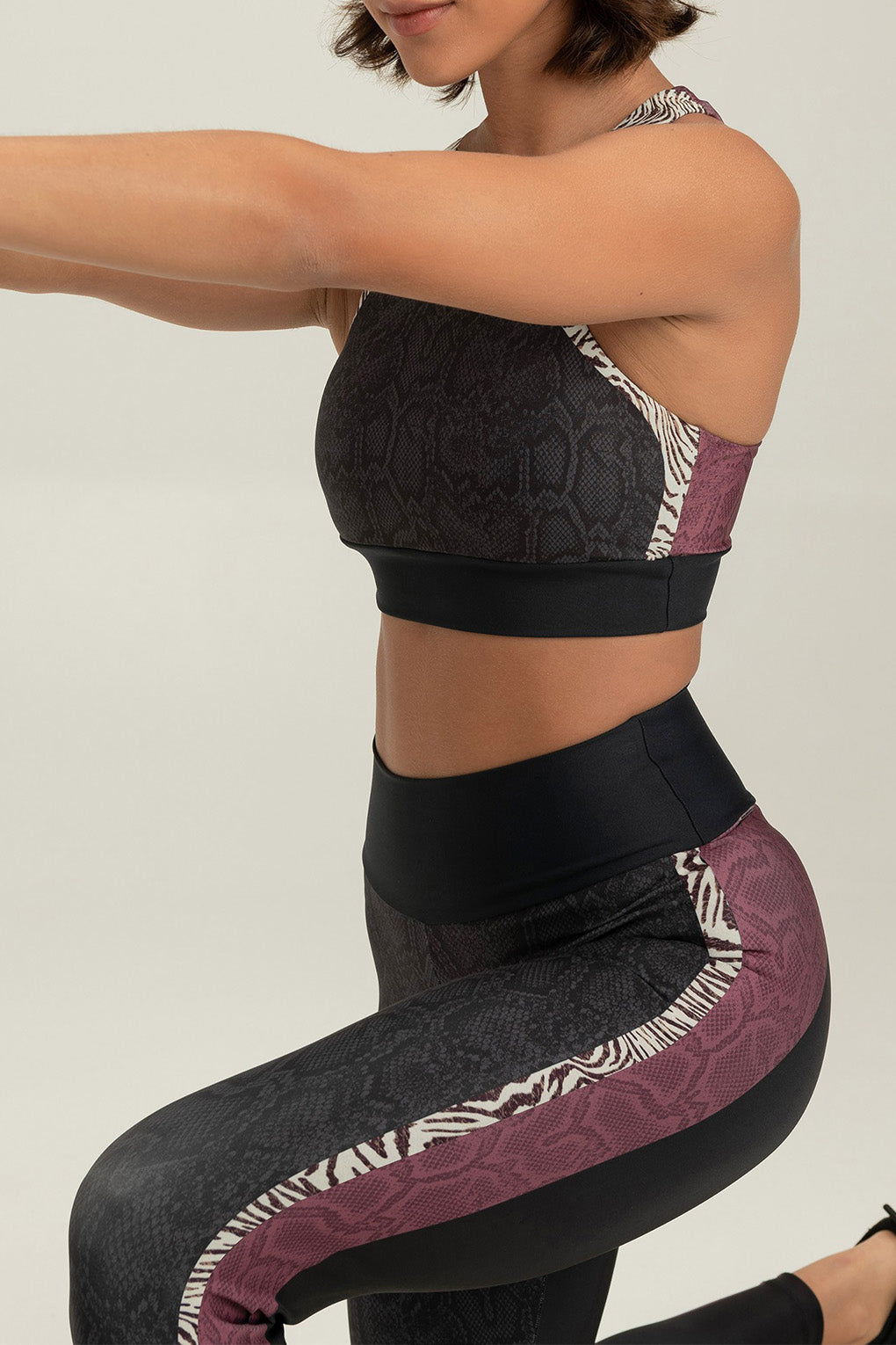 High-Performance Raw Sports Bra 453612 - Breathable & Supportive Workout Top for Running, Yoga & Gym