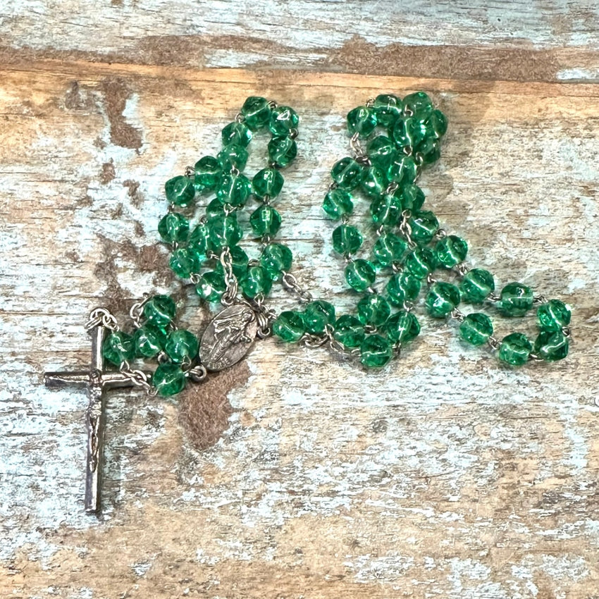 Vintage Green Faceted Glass Bead Rosary - Catholic Prayer Beads for Meditation, Religious Jewelry & Spiritual Gifts - Perfect for Prayer, Worship & Faith-Based Decor