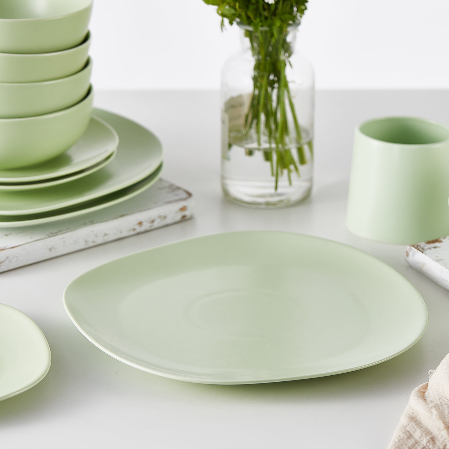 Delilah Porcelain Dinner Plate Set - 6-Piece Elegant Bone China Plates for Fine Dining, Parties & Home Decor