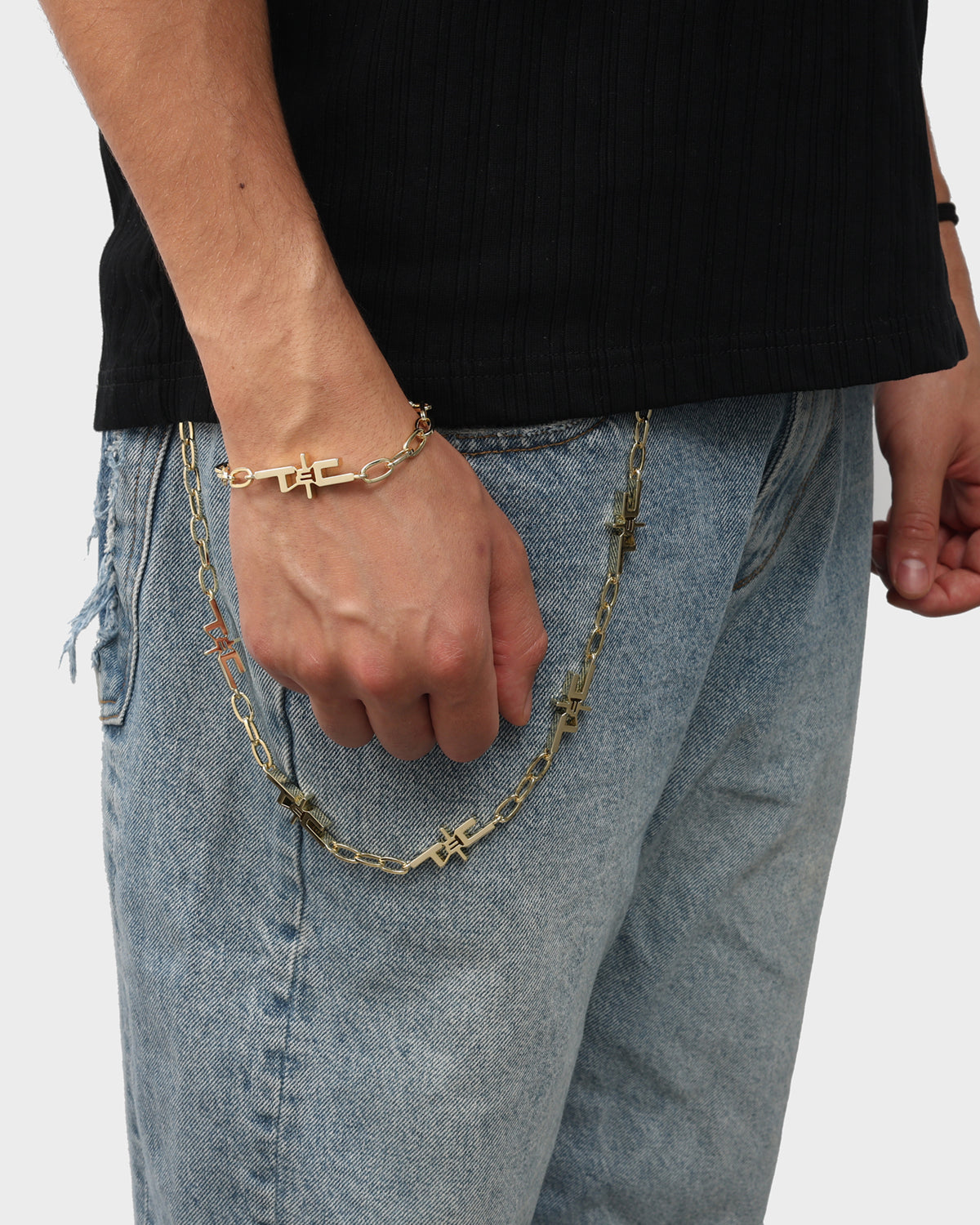 Elegant Gold Chain Bracelet for Women - Dainty & Stylish Jewelry Gift for Her - Perfect for Parties, Dates & Everyday Wear