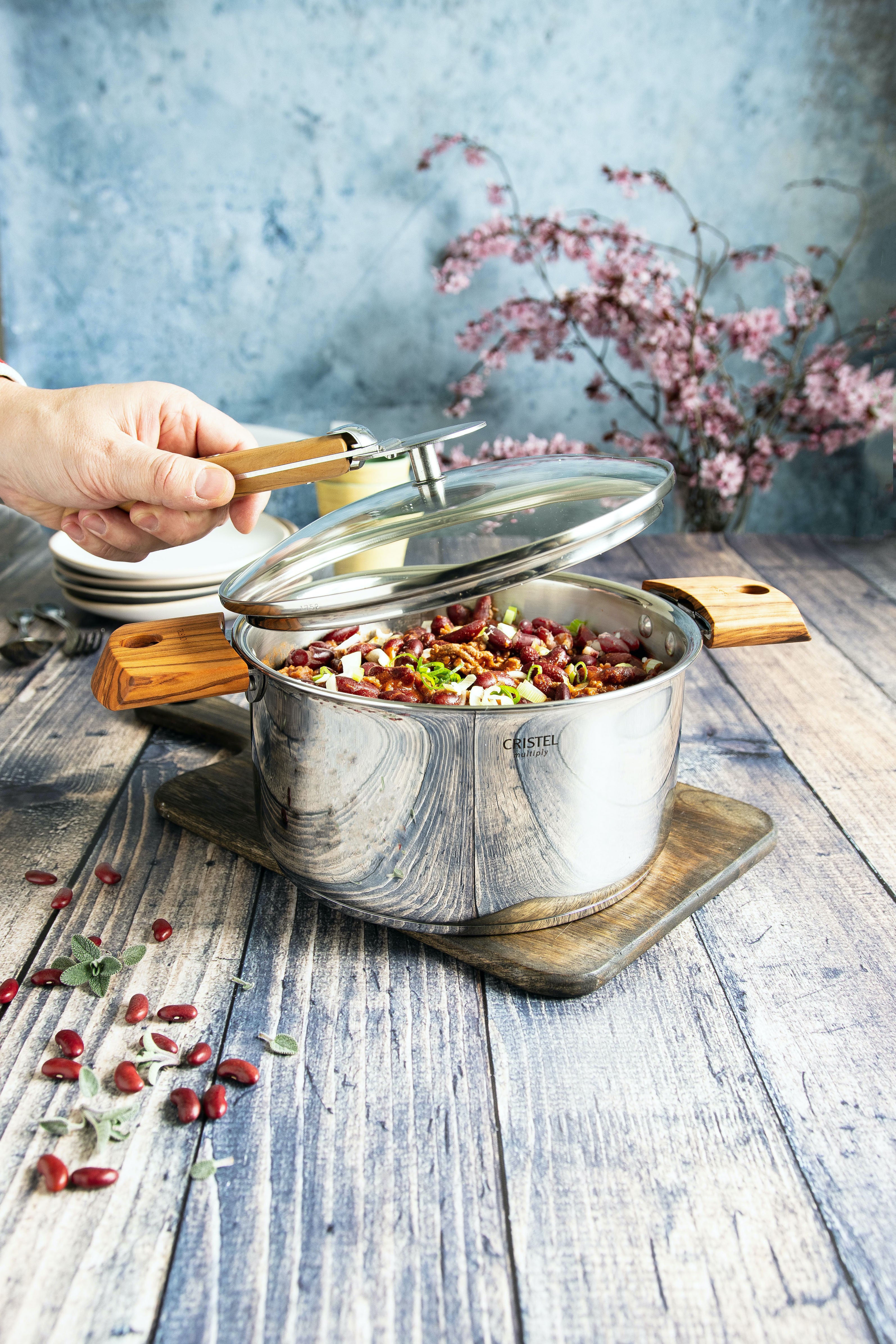 Cristel Casteline 1 Quart (1 QT) 5.5-Inch Saucepan with Lid - Premium Stainless Steel Cookware for Sauces, Soups & Small Meals