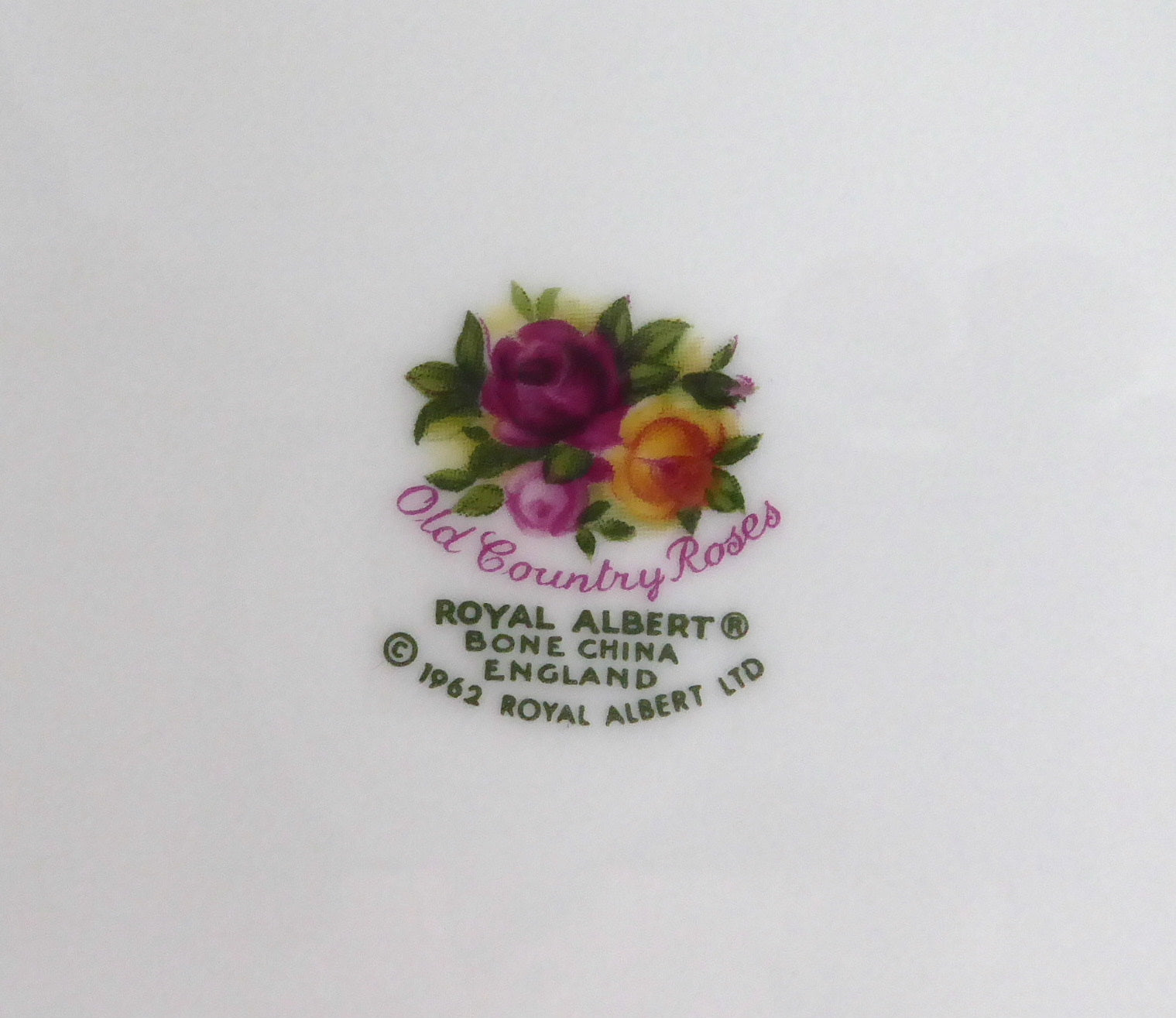 Royal Albert Old Country Roses Salad Plate - Made in England (1974-1992) | Vintage Floral Tea Plate for Afternoon Tea, Bridal Shower & Elegant Dining