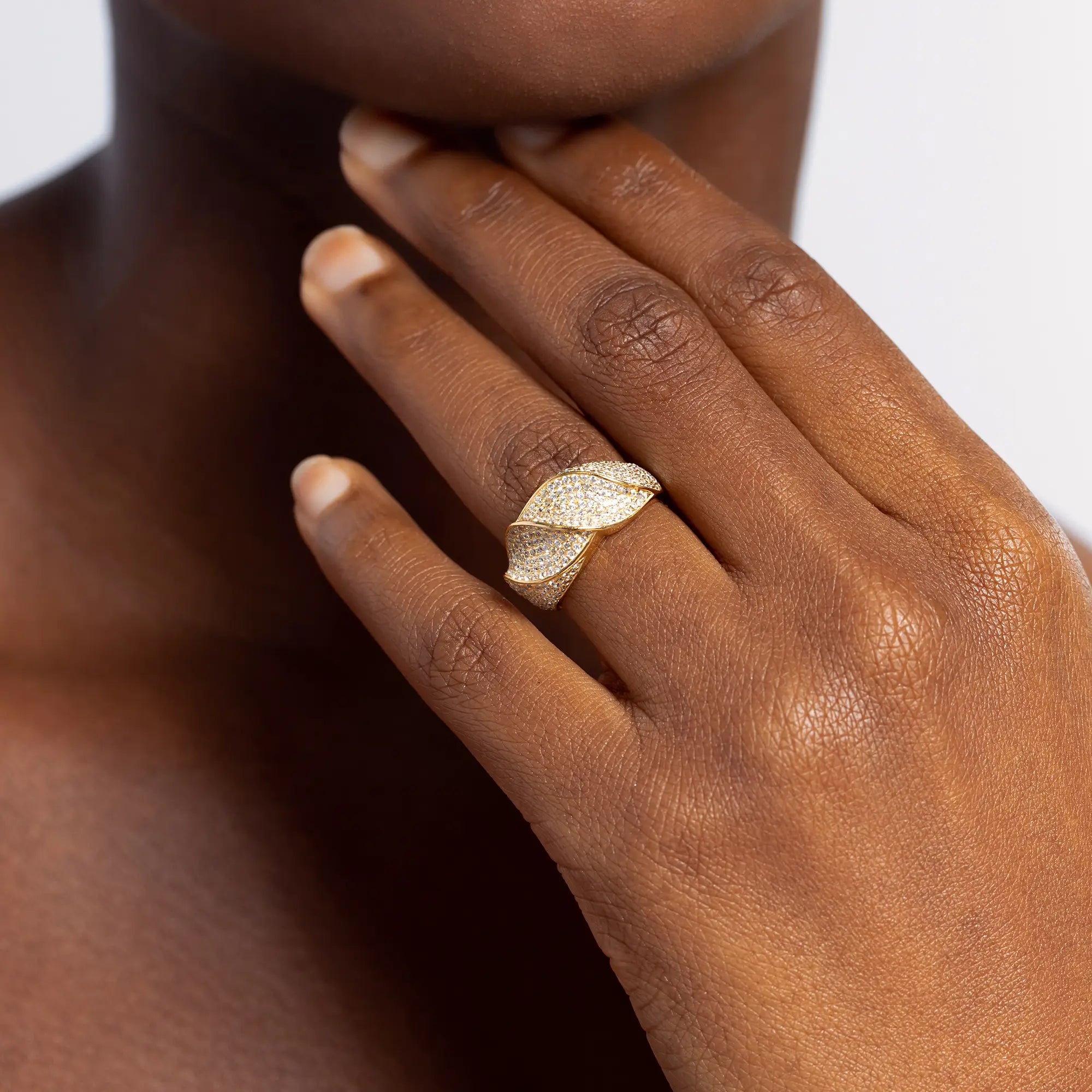 Stylish Croissant Ring - Elegant Gold or Silver Dainty Ring for Women - Perfect for Everyday Wear, Date Nights & Gifting
