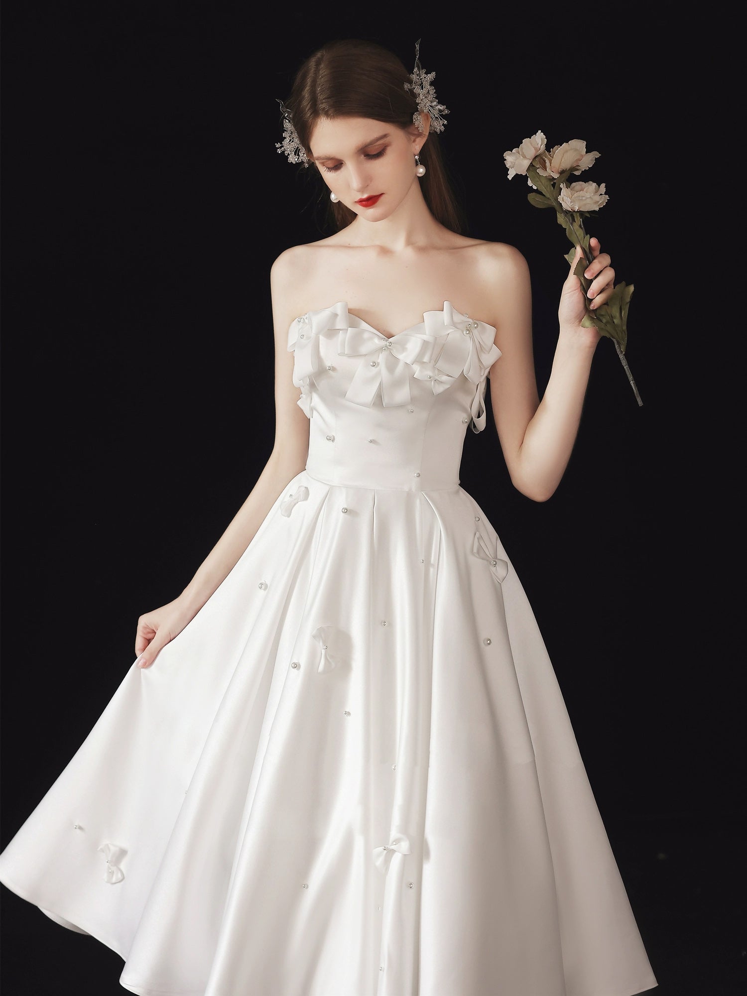 Elegant A-Line Sweetheart Neck Satin White Short Prom Dress | Homecoming Party Dress for Teens | Perfect for Prom Night, Homecoming Dance & Special Occasions