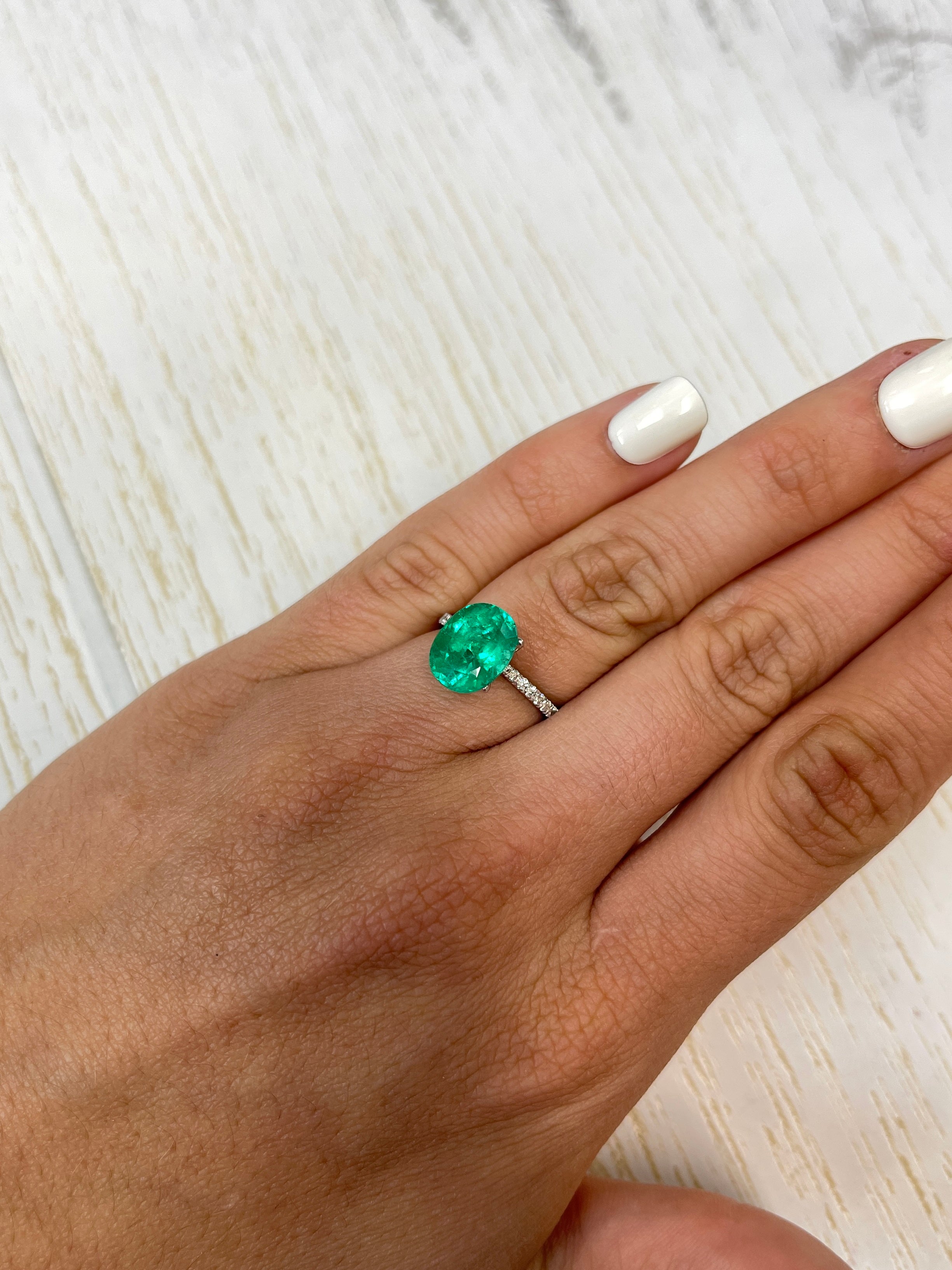3.97 Carat 11.5x9mm Muzo Green Colombian Emerald Loose Gemstone - Oval Cut Natural Emerald for Jewelry Making, Engagement Rings & Luxury Gifts