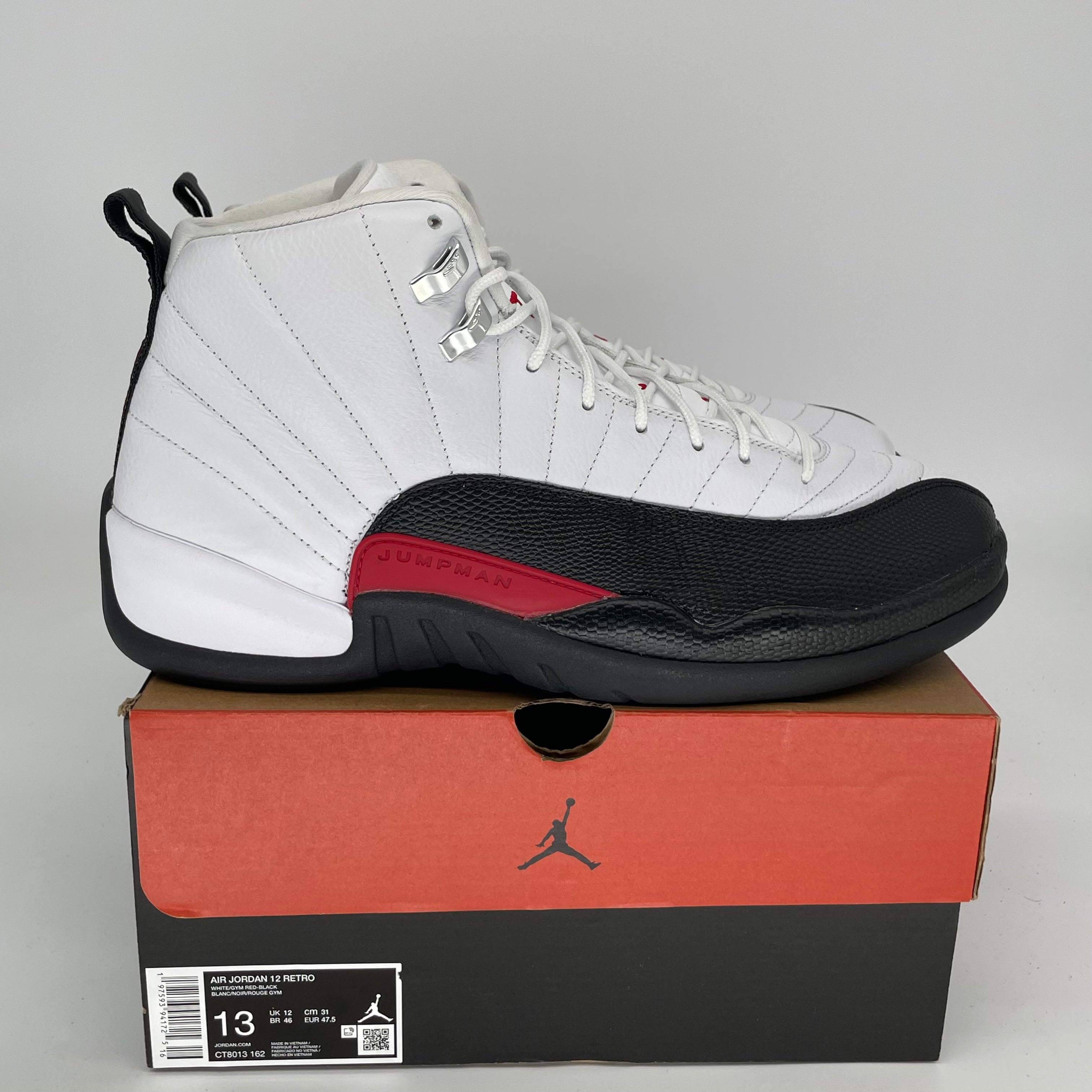 Original Title: AIR JORDAN 12 TAXI FLIP SIZE 13 CT8013 162   Optimized Title: **Air Jordan 12 Retro 'Taxi' Basketball Shoes - Men's Size 13 (CT8013-162) - Perfect for Streetwear & Sneaker Collectors**