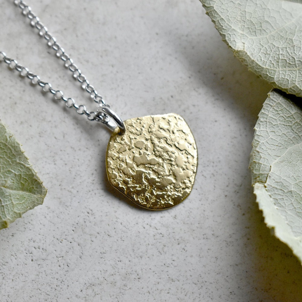 Elegant 'Ashes' Small Patterned Pendant Necklace for Women - Perfect for Everyday Wear, Date Nights & Special Occasions