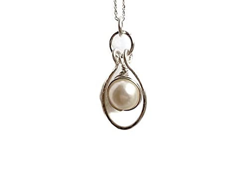 Elegant Sterling Silver Oval Pendant Necklace with 8mm Freshwater Pearl - Perfect for Weddings, Anniversaries & Special Occasions