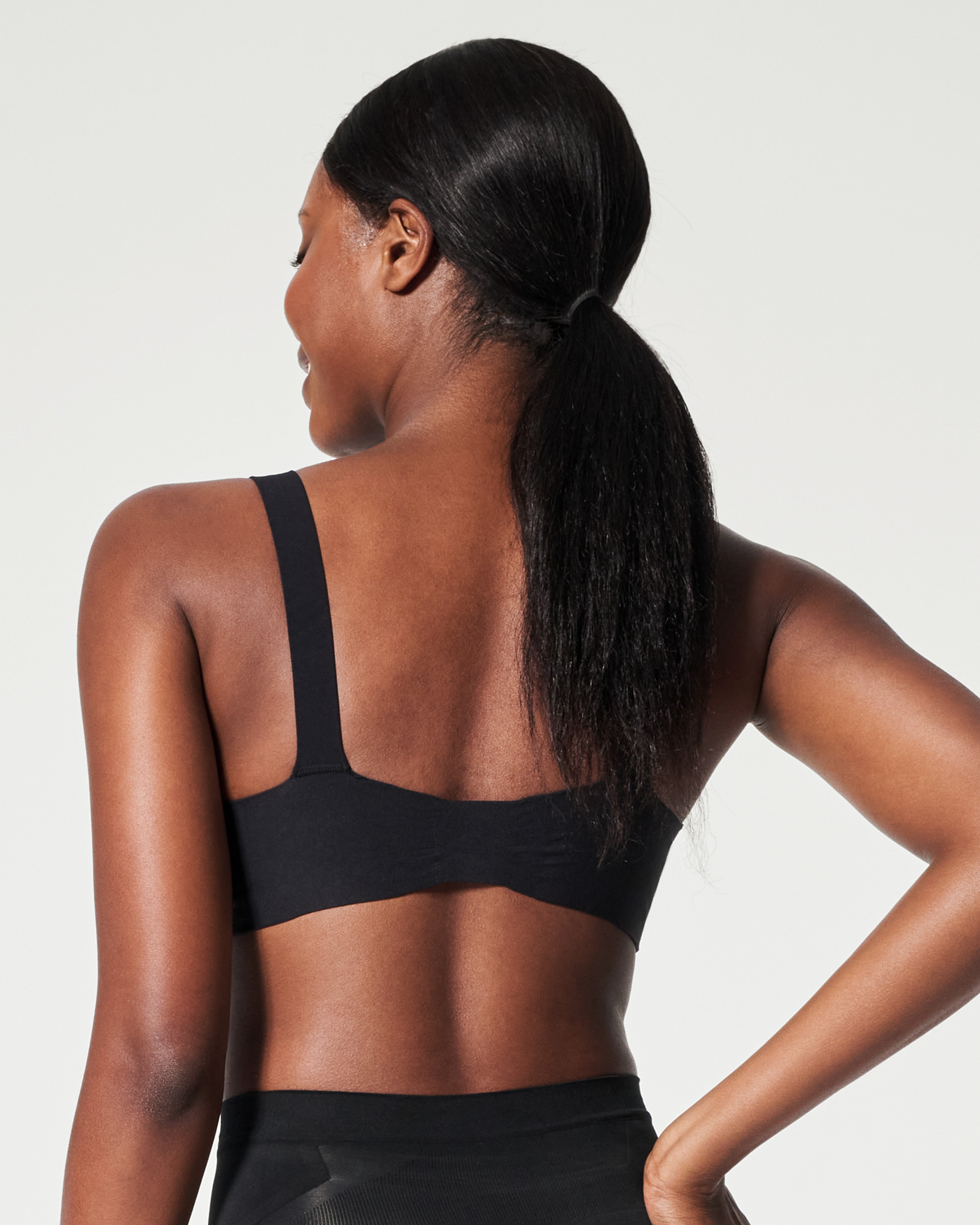 SPANX Smooth Comfort Lightly Lined Full Coverage Bra - Wireless T-Shirt Bra for Everyday Wear & Layering Outfits