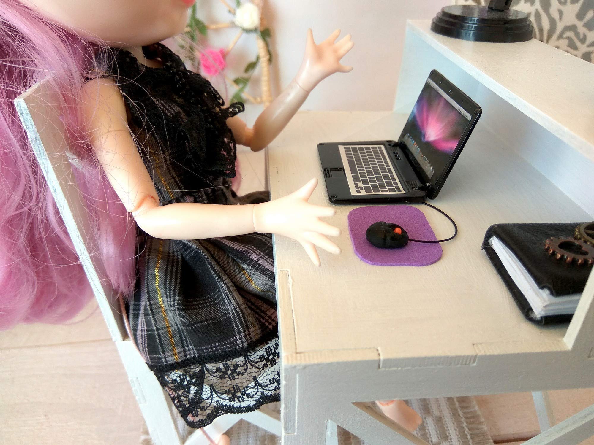 1:6 Scale Miniature Mouse for PC with Mouse Pad - Perfect for Dollhouse, Laptop Diorama & Miniature Computer Setup Scenes
