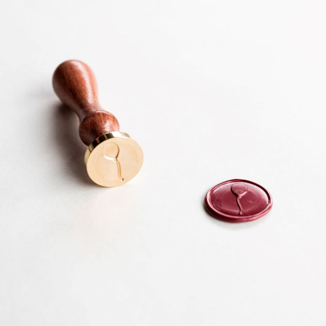 Custom Wax Seal Stamp Kit for Wedding Invitations, Letters & DIY Crafts - Vintage Balloon Design Wax Seal Stamp with Handle & Wax Beads - Perfect for Scrapbooking, Gift Wrapping & Stationery