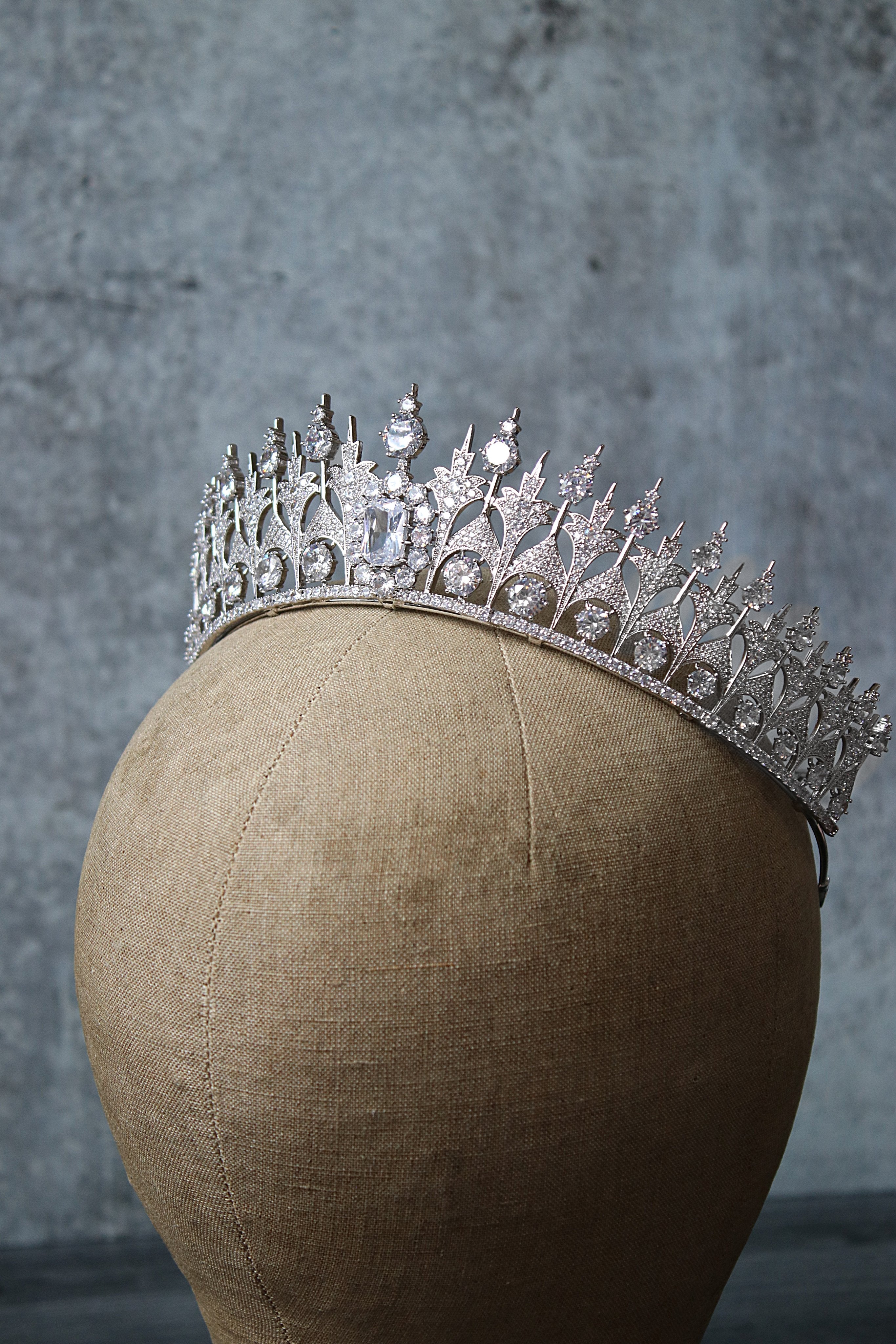QUEEN MAXIMA Royal Bridal Crown - Elegant Rhinestone Tiara for Weddings, Prom, Pageants & Special Occasions | Perfect Bridal Accessory for Princess-Themed Events