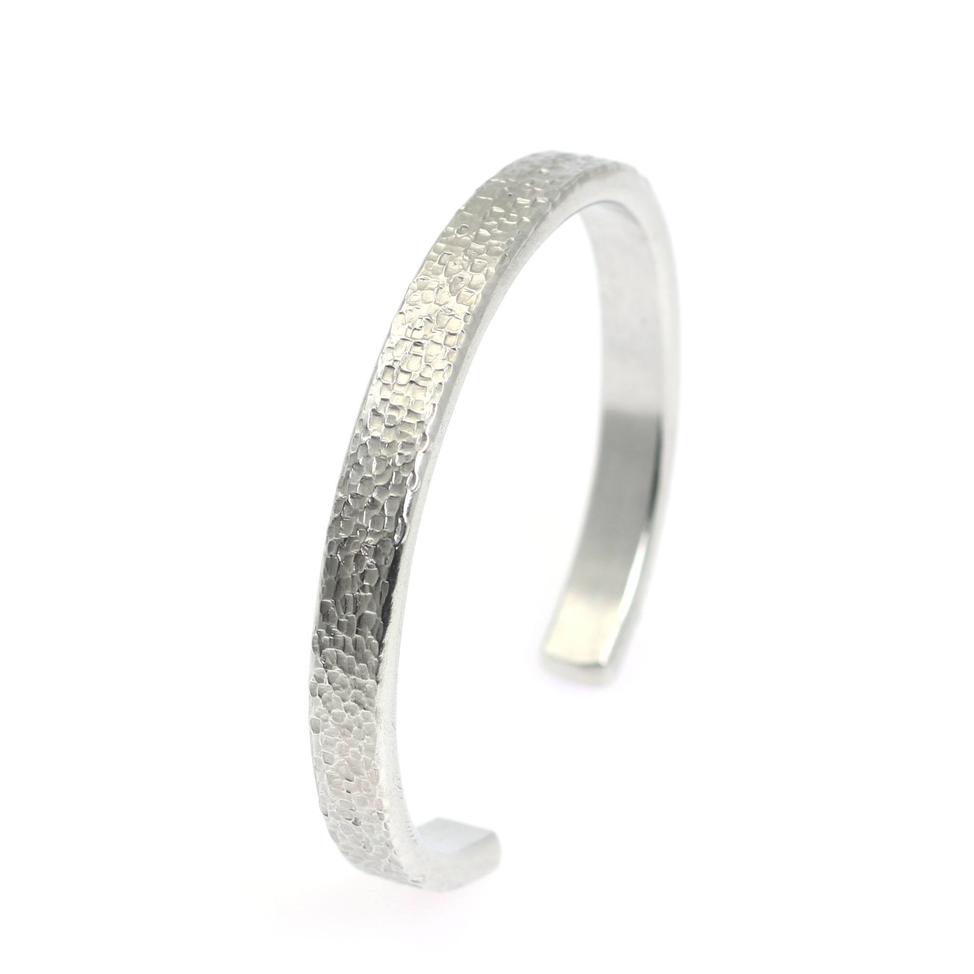 Stylish Thin Textured Aluminum Cuff Bracelet for Women - Lightweight Fashion Jewelry for Everyday Wear, Parties & Special Occasions