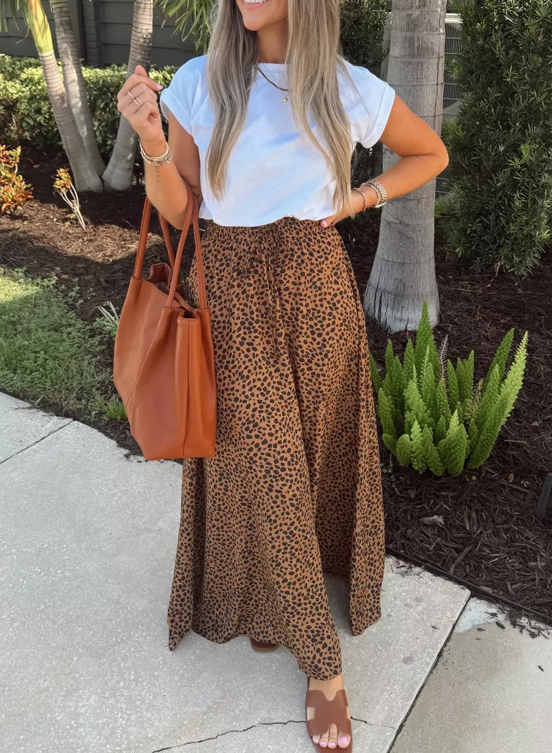 Women's Short Sleeve Crop Tops - Round Neck Casual T-Shirt Tee for Summer, Workout, and Streetwear Fashion