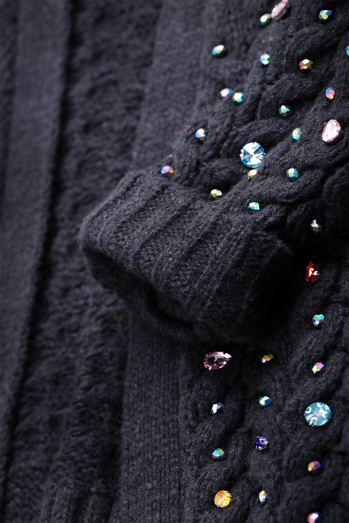 Elegant Cable Knit Cardigan with Gemstone Pattern - Cozy Winter Sweater for Women | Perfect for Office, Date Night & Casual Outfits