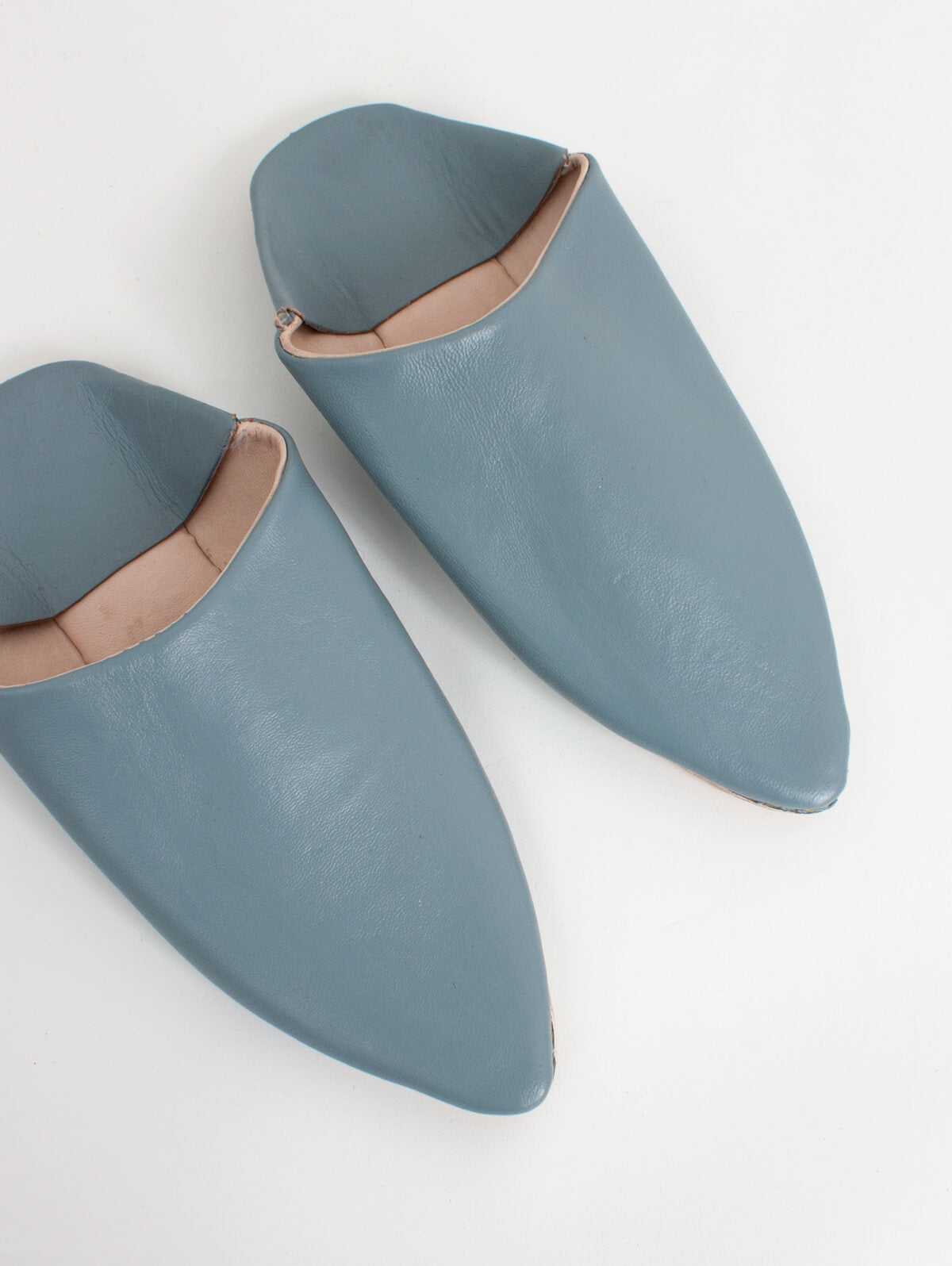 Authentic Moroccan Classic Pointed Babouche Slippers - Soft Leather Grey House Shoes for Men & Women | Perfect for Home, Lounge & Cultural Events