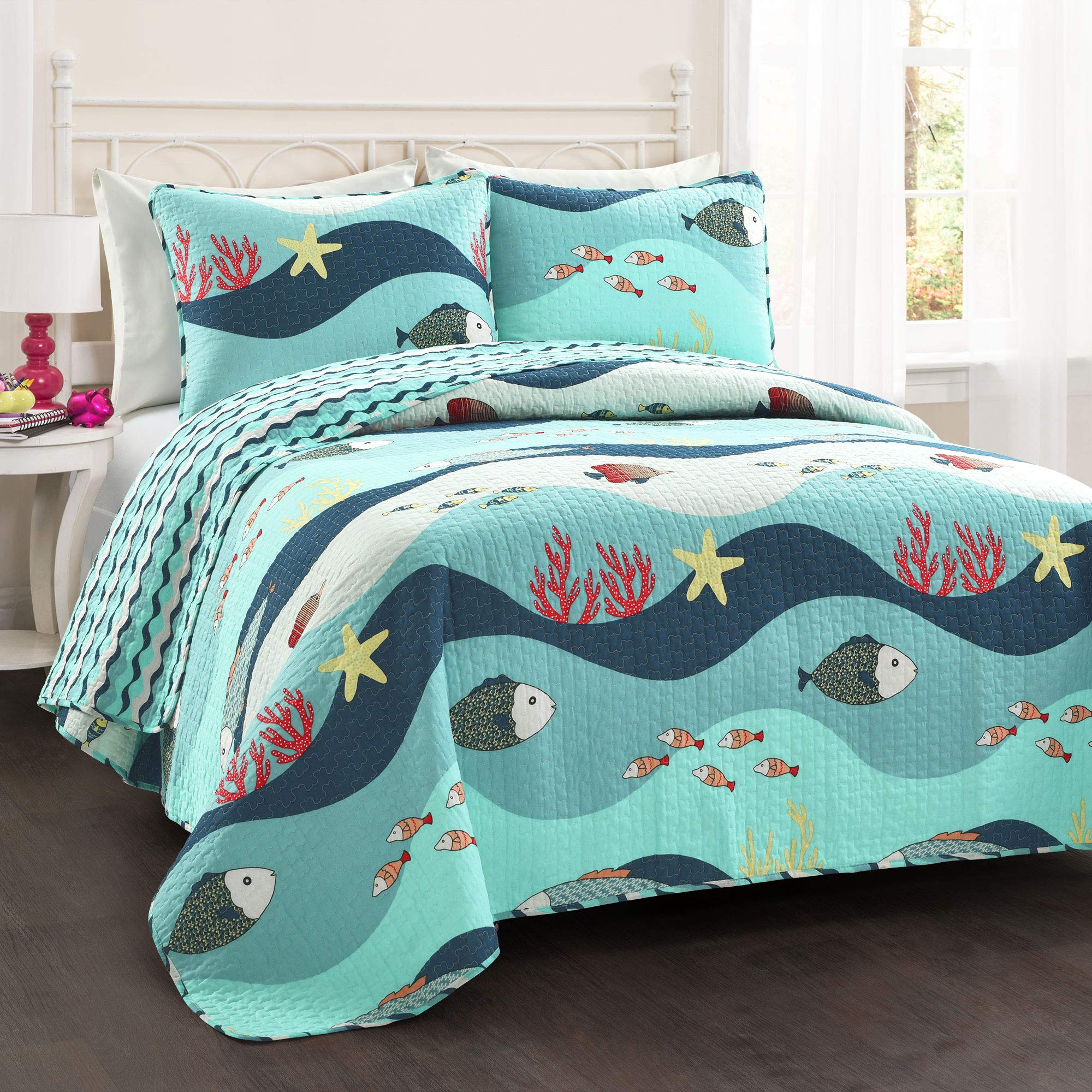 Lush Decor Sea Life Stripe 3-Piece Quilt Set - Ocean Themed Bedding with Quilt & Shams, Full/Queen Size, Blue | Perfect for Beach House Decor, Kids' Room & Coastal Style Bedrooms