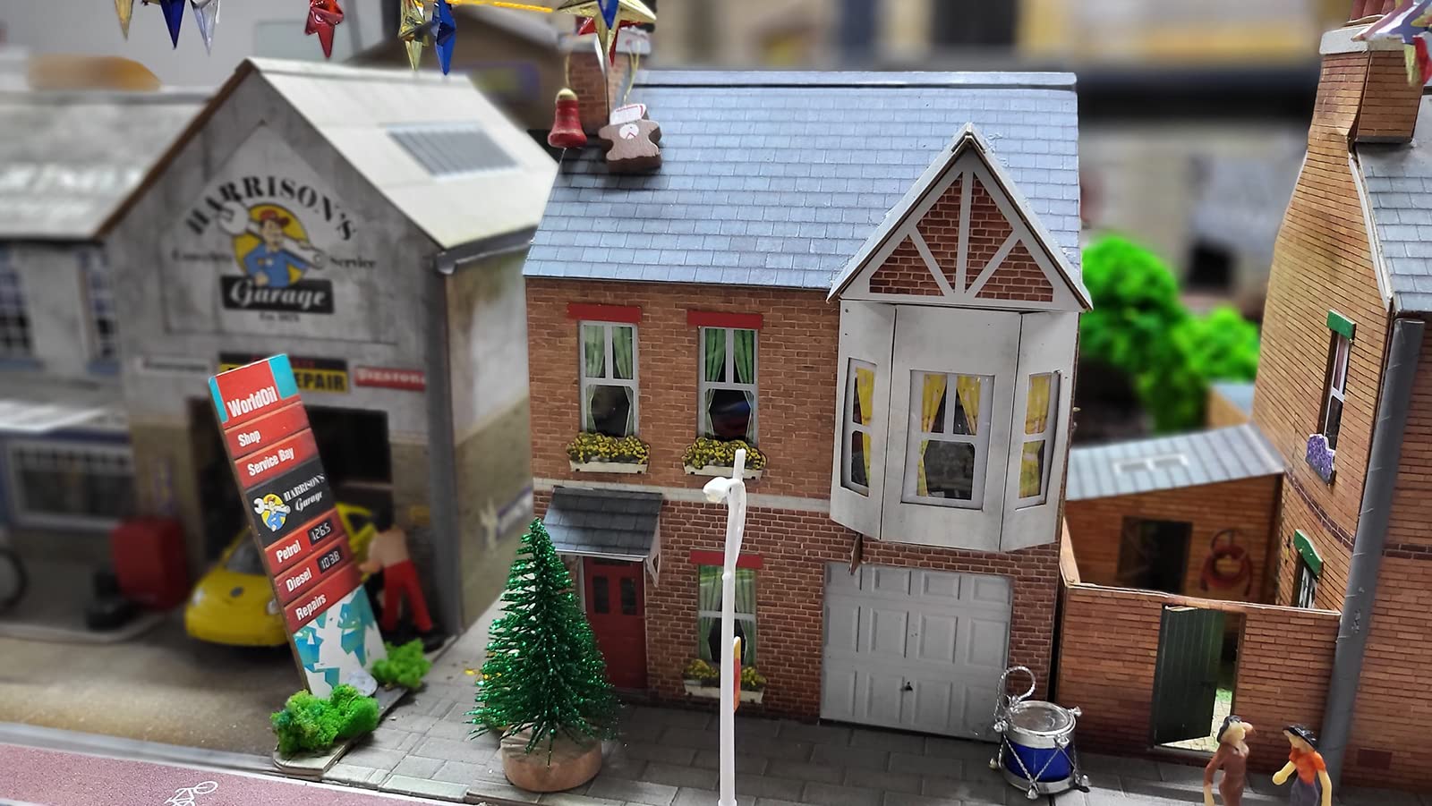 O Scale Model Railroad Building Kit - DIY Corner Row House Cardboard Kit for Train Layouts & Dioramas | Perfect for Model Train Enthusiasts & Hobbyists