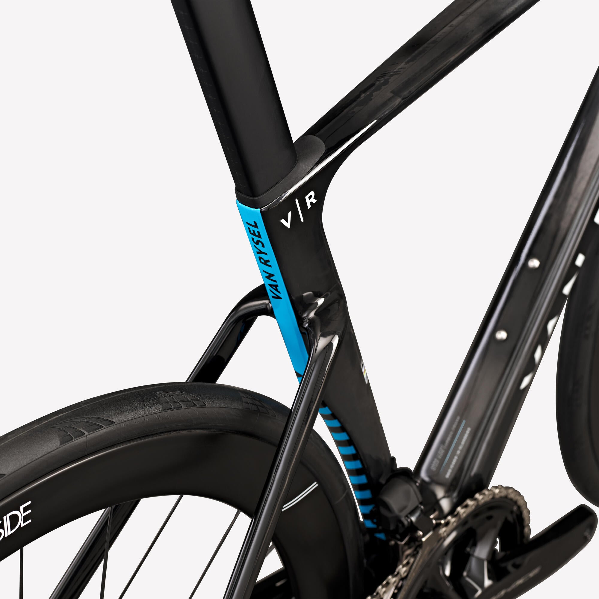 Van Rysel RCR Pro Replica Dura Ace Di2 Road Bike - AG2R Team Edition | High-Performance Carbon Frame for Racing & Endurance Training | Perfect for Competitive Cyclists & Triathletes