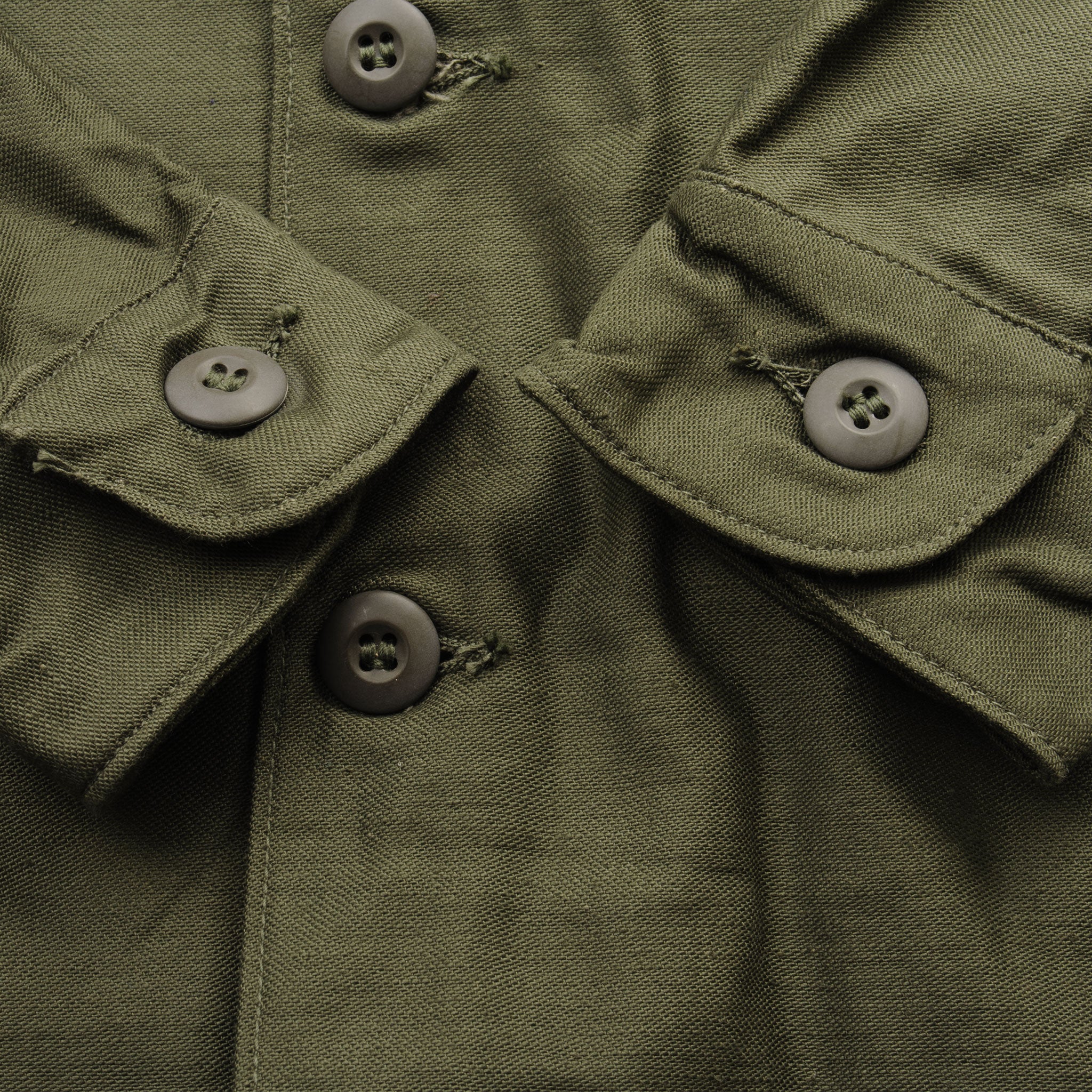 Vintage US Army Sateen Utility Shirt P64 Vietnam War Era - Size 14.5 x 33 - New Old Stock (NOS) - Military Collectible & Reenactment Gear