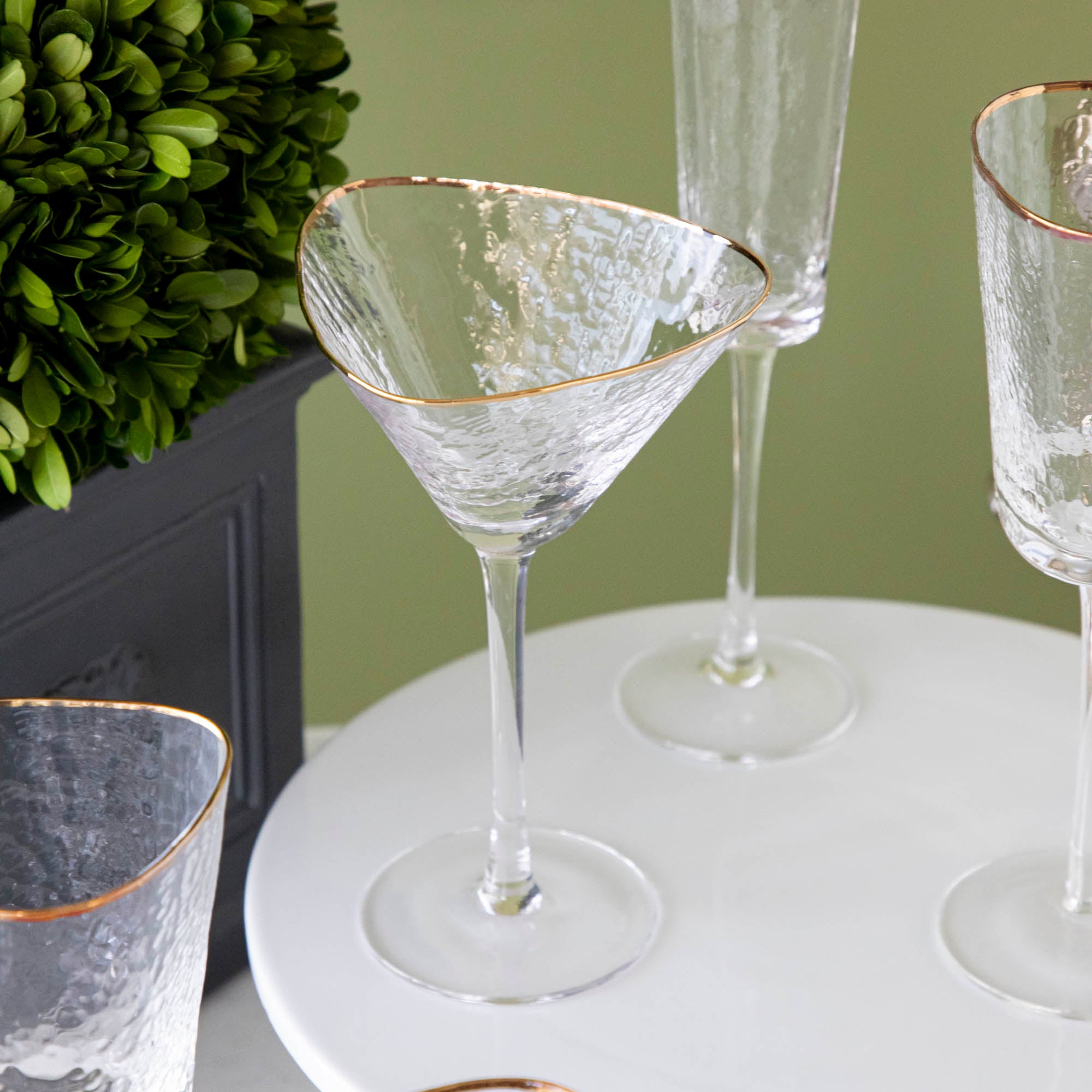 Premium Hammered Glassware Set with 24K Gold Rim - Elegant Drinking Glasses for Wine, Cocktails & Parties - Perfect for Weddings, Anniversaries & Home Entertaining