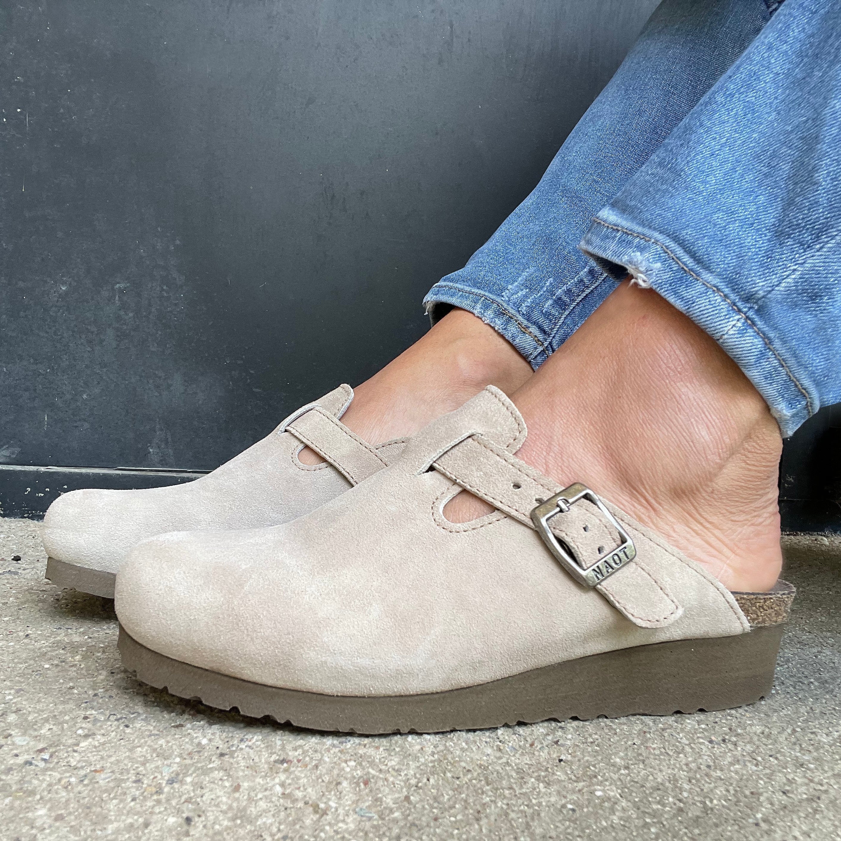 Comfortable Autumn Clog Shoes for Women & Men - Non-Slip Casual Slip-On (Style 4466) | Perfect for Outdoor Walking, Gardening, and Errands