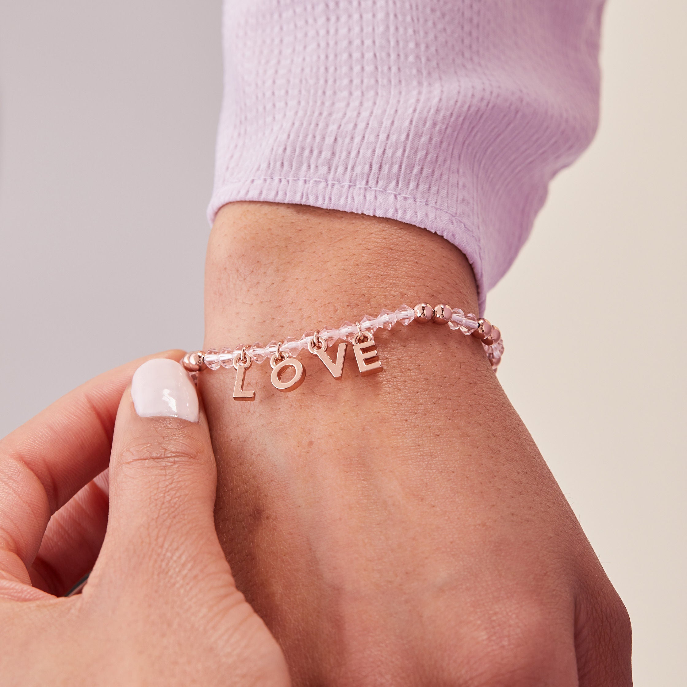 Love Stretch Charm Bracelet for Women - Adjustable Elastic Beaded Bracelet for Daily Wear, Gift Giving & Special Occasions