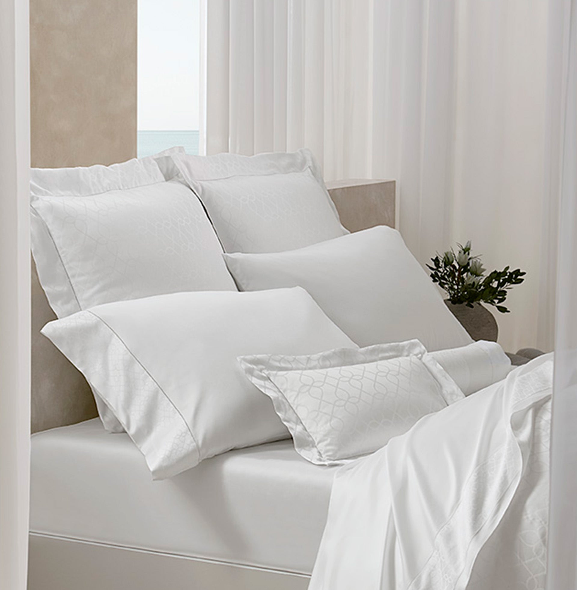 Romanica Soft Luxury Duvet Cover Set - Queen Size, 3-Piece Bedding Set with Pillowcases, Breathable & Wrinkle-Resistant, Perfect for Master Bedroom, Guest Room & Hotel Use