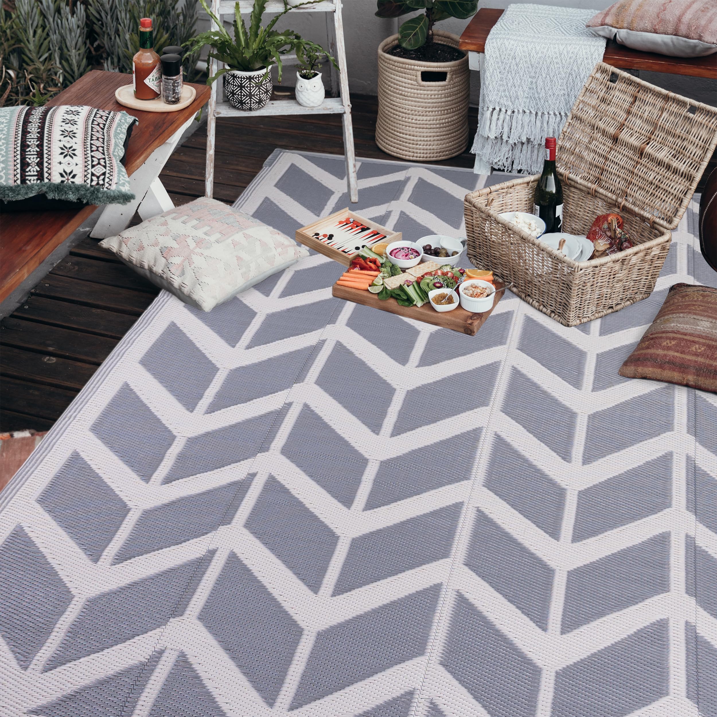 RURALITY 5x8 Waterproof Outdoor Rugs - Reversible Plastic Straw Mats for Patio, Backyard, Porch, Deck & Balcony - Durable Arrow Pattern Design - Perfect for Outdoor Entertaining, Poolside Lounging & Summer Decor