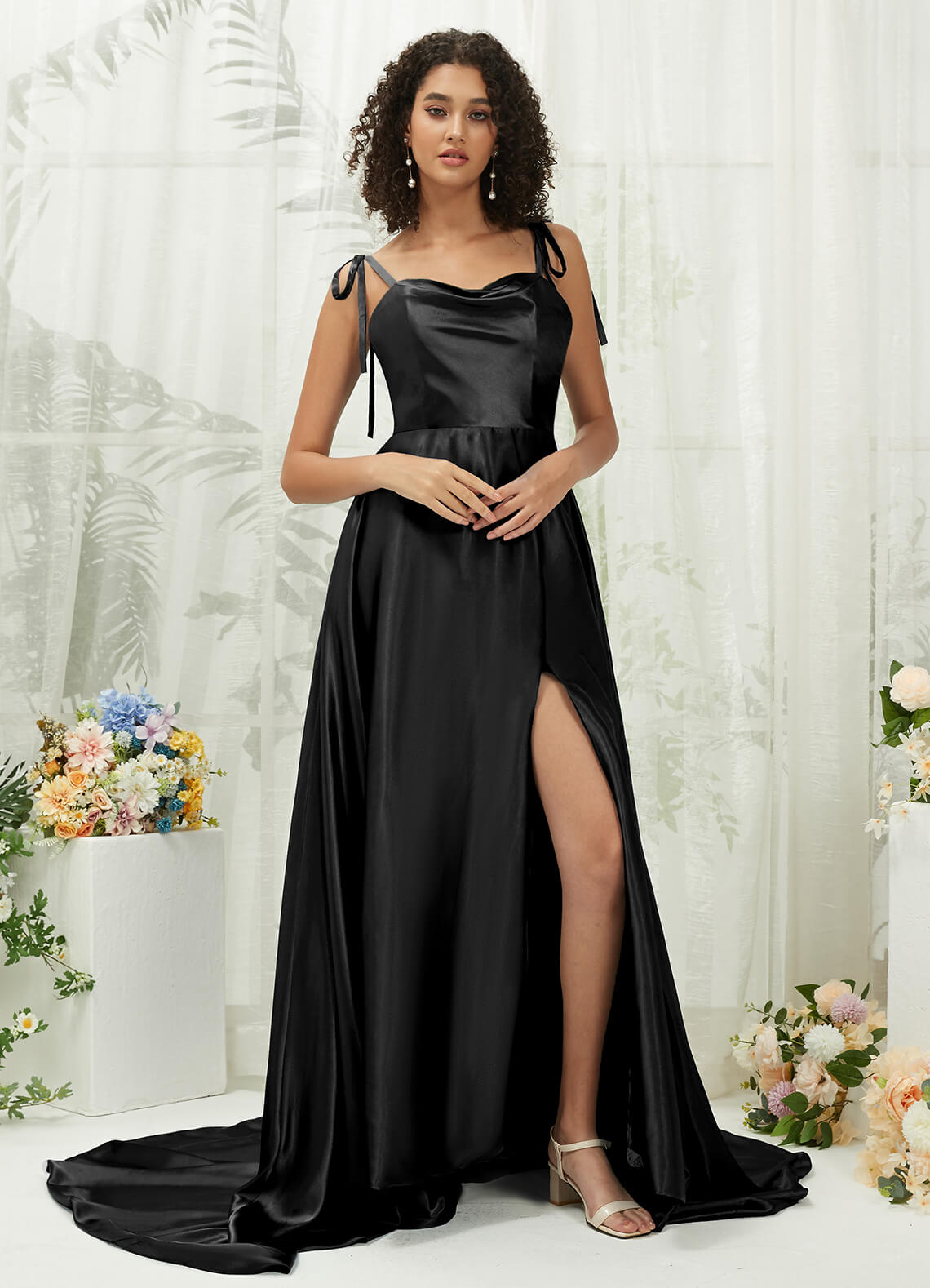 Elegant Black Satin Sweetheart Neckline Formal Gown with Adjustable Straps and Hidden Pocket - Perfect for Prom, Evening Gala, and Special Occasions
