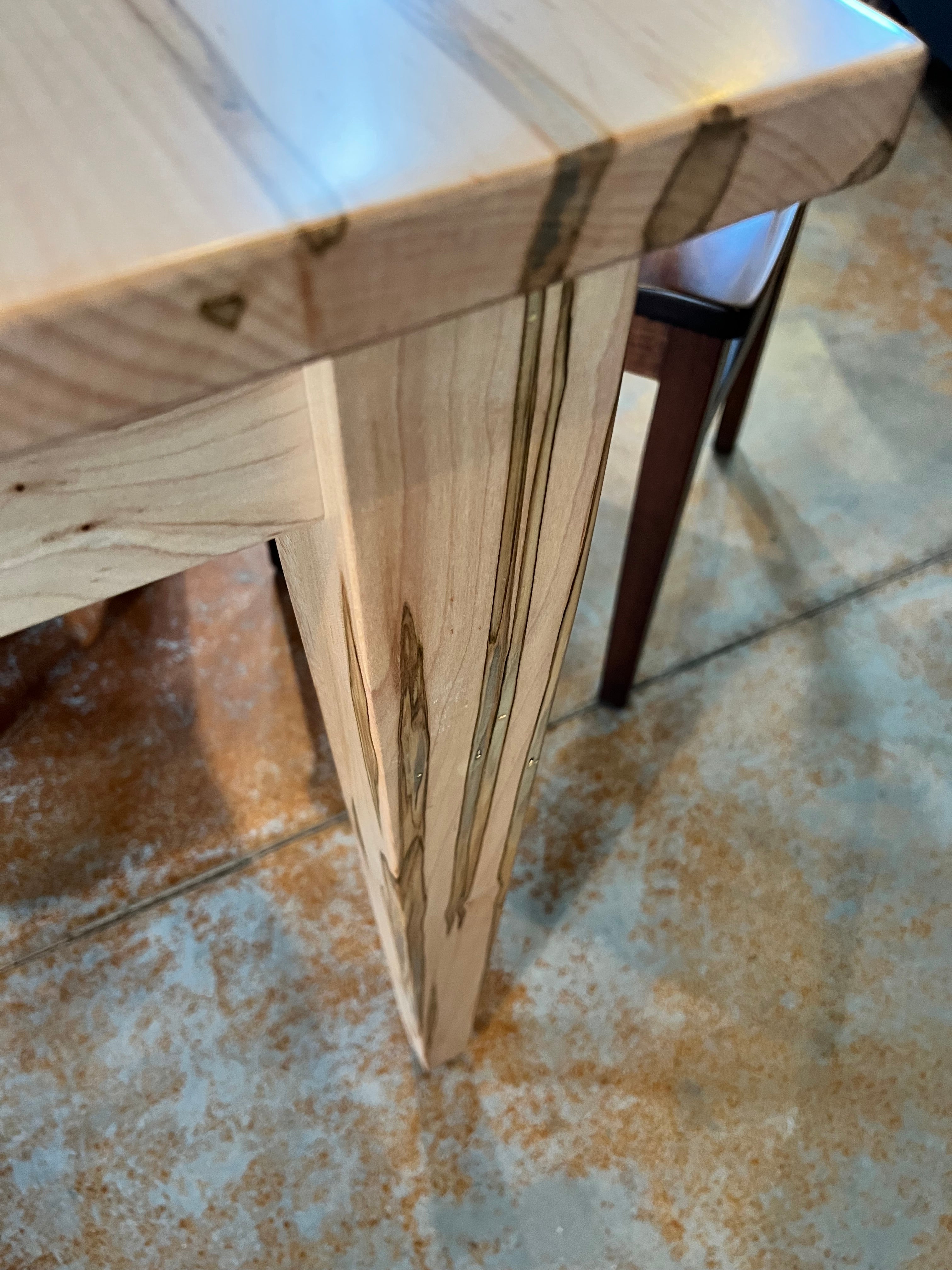 Premium Wormy Maple Butterfly Leaf Dining Table – Expandable & Stylish for Small Spaces | Perfect for Dining Rooms, Kitchens, and Entertaining