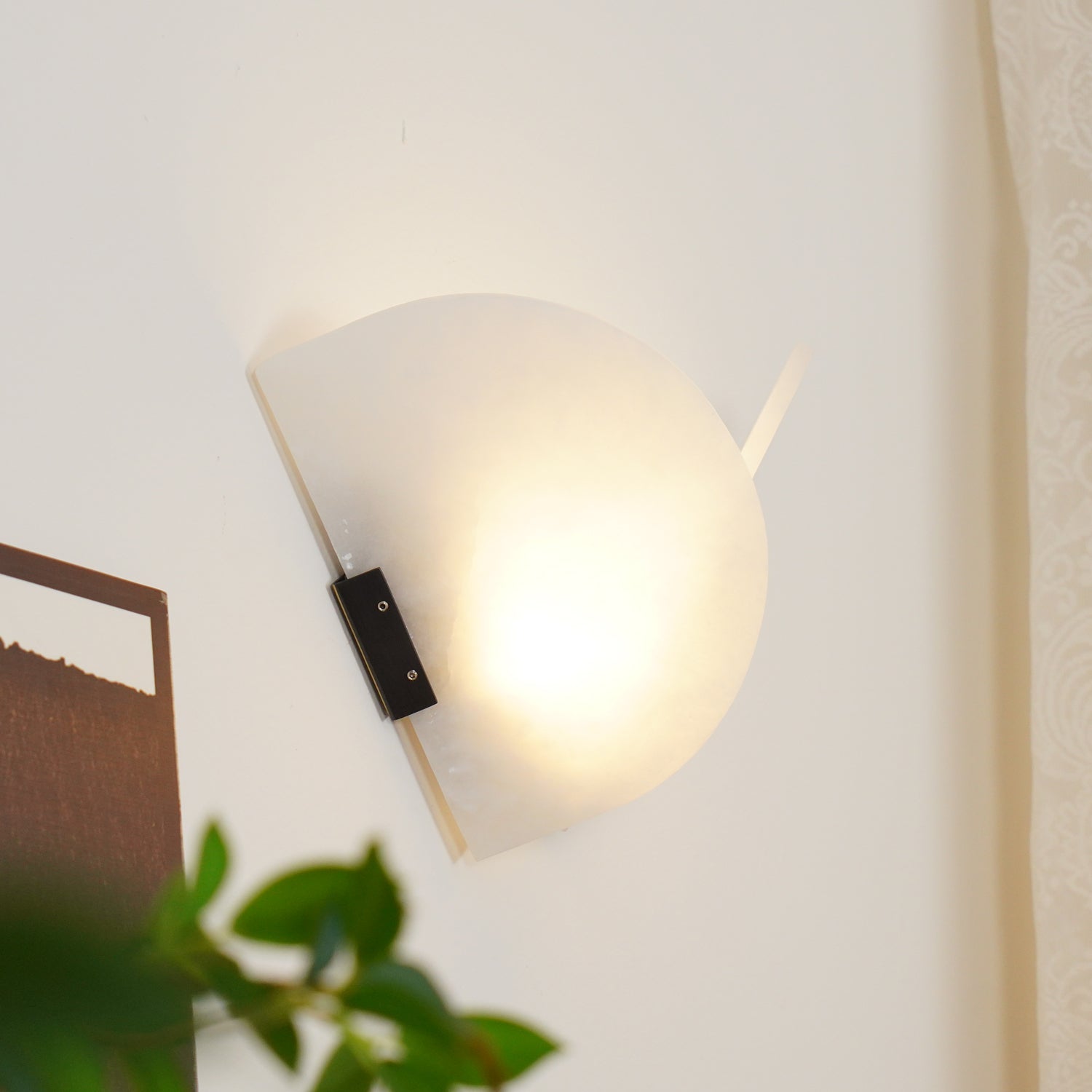 Fly Gaby Modern LED Wall Lamp - Energy Efficient Dimmable Sconce for Bedroom, Living Room & Hallway Lighting