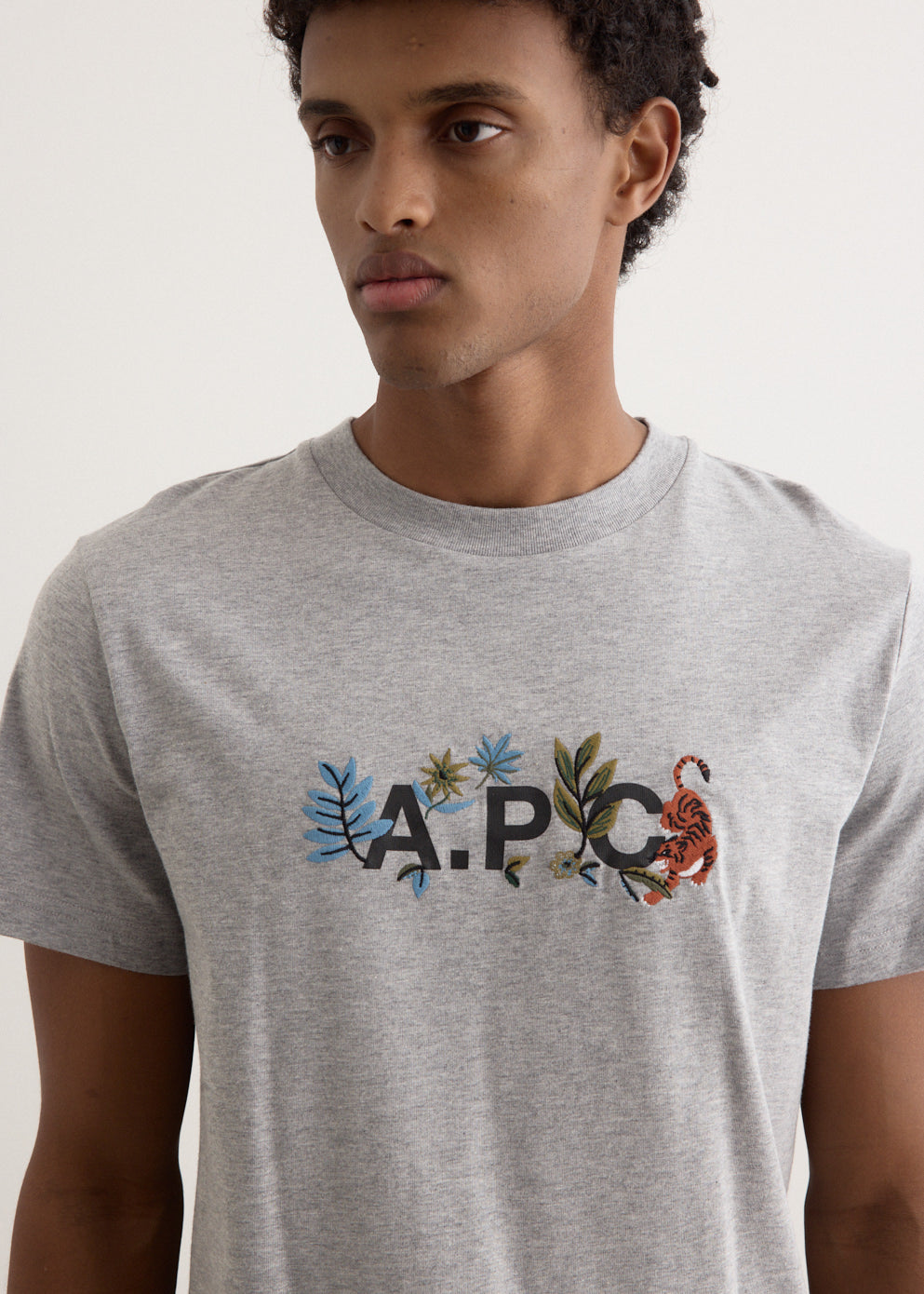 Auguste Cobqx M26497Pla White T-Shirt - Comfortable Cotton Tee for Casual Wear, Street Style & Everyday Outfits