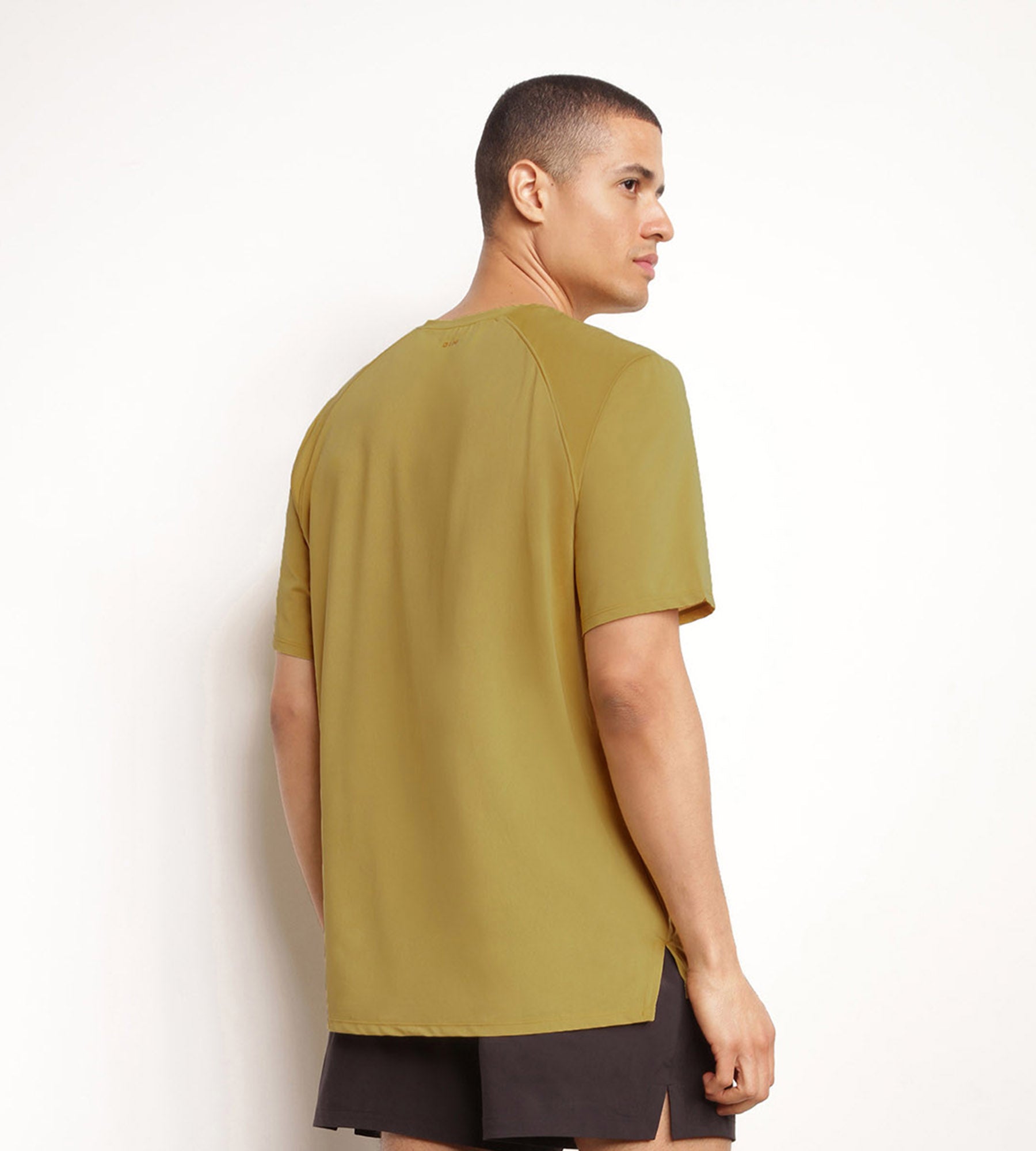 Breathable Olive Green Men's Sport T-Shirt - Lightweight & Moisture-Wicking for Gym, Running & Outdoor Activities