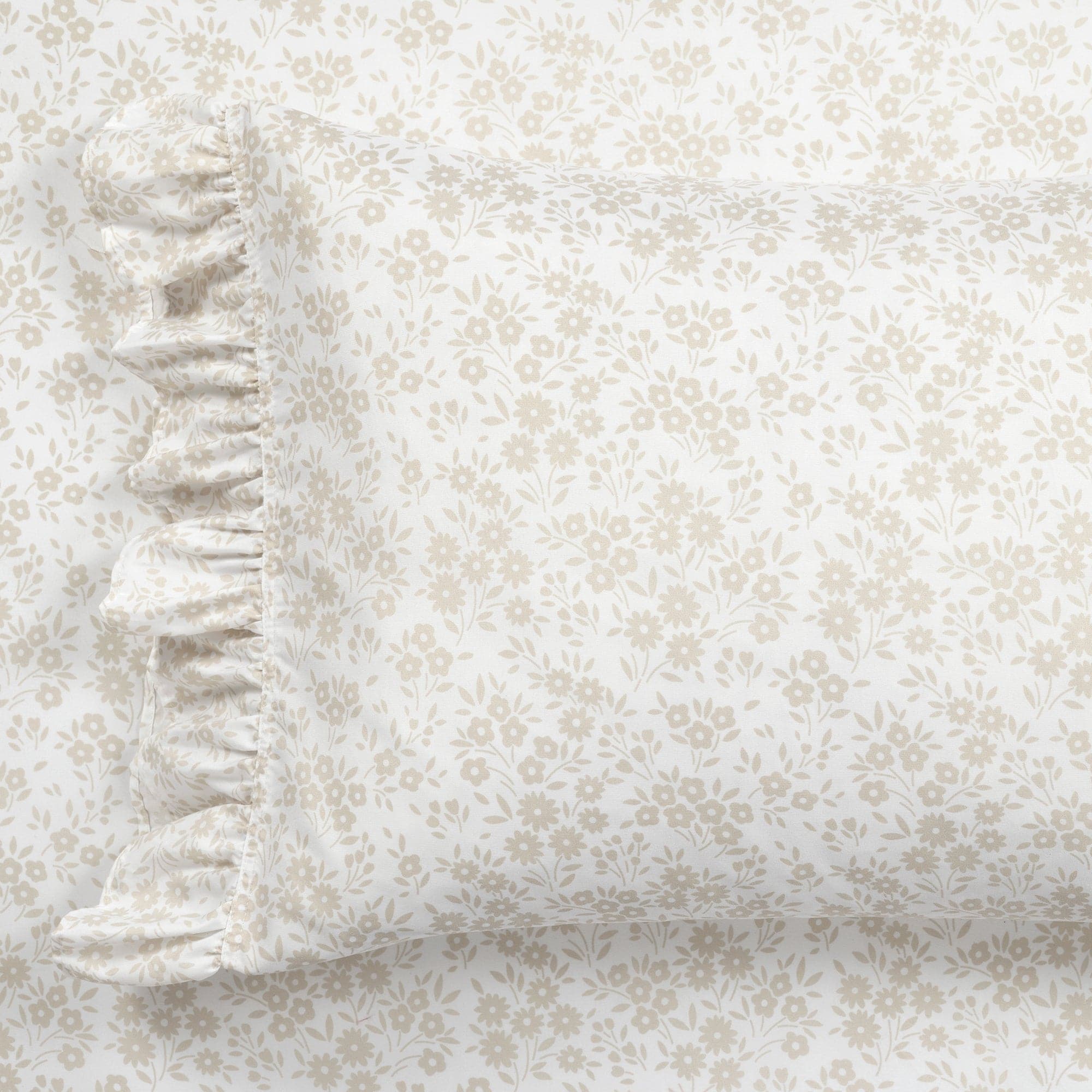 Garden Of Flowers Ruffle Sheet Set - Soft Floral Bedding for Girls & Women - Perfect for Home Decor, Guest Rooms & Cozy Bedroom Makeovers